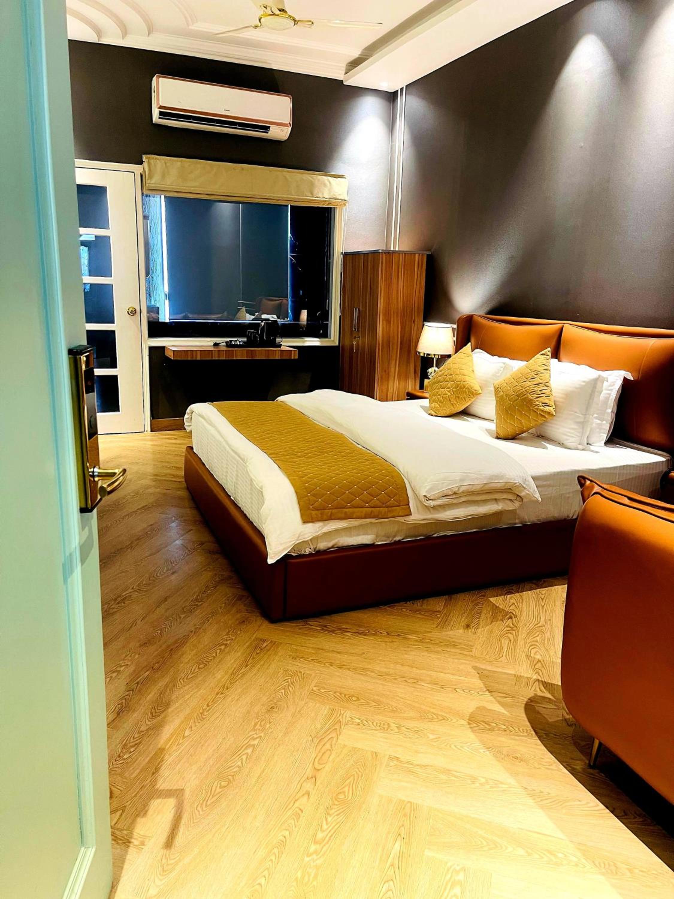 hotel room