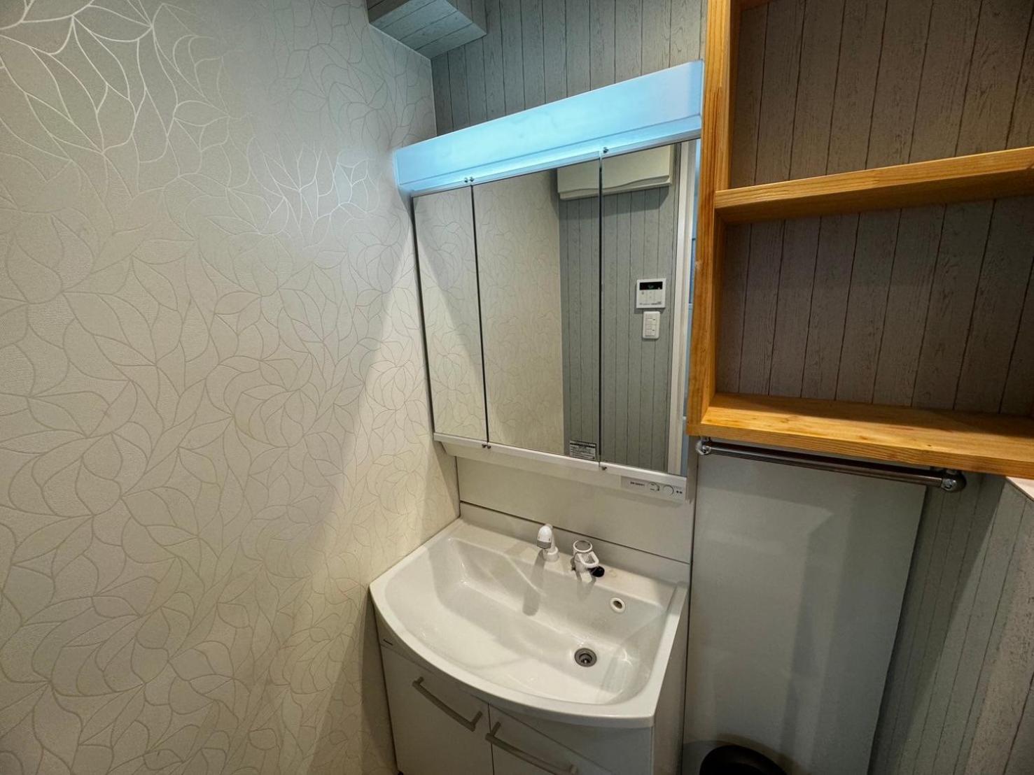 Within walking distance of Tsutenkaku Tower Direct train to Umeda Fully self-contained 2-unit private rental
