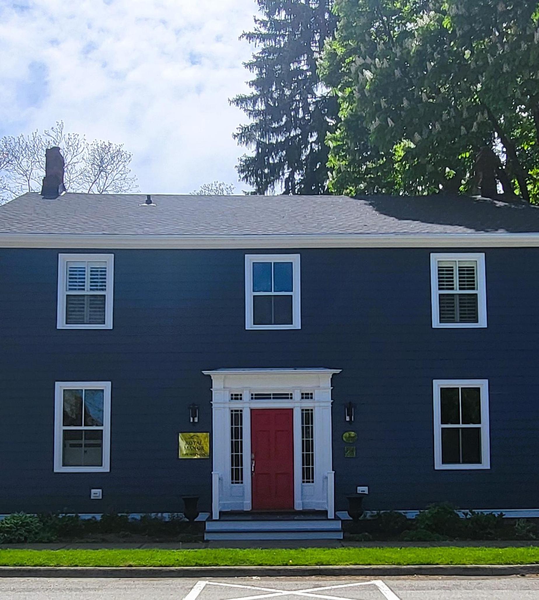 The Royal Manor Inn
