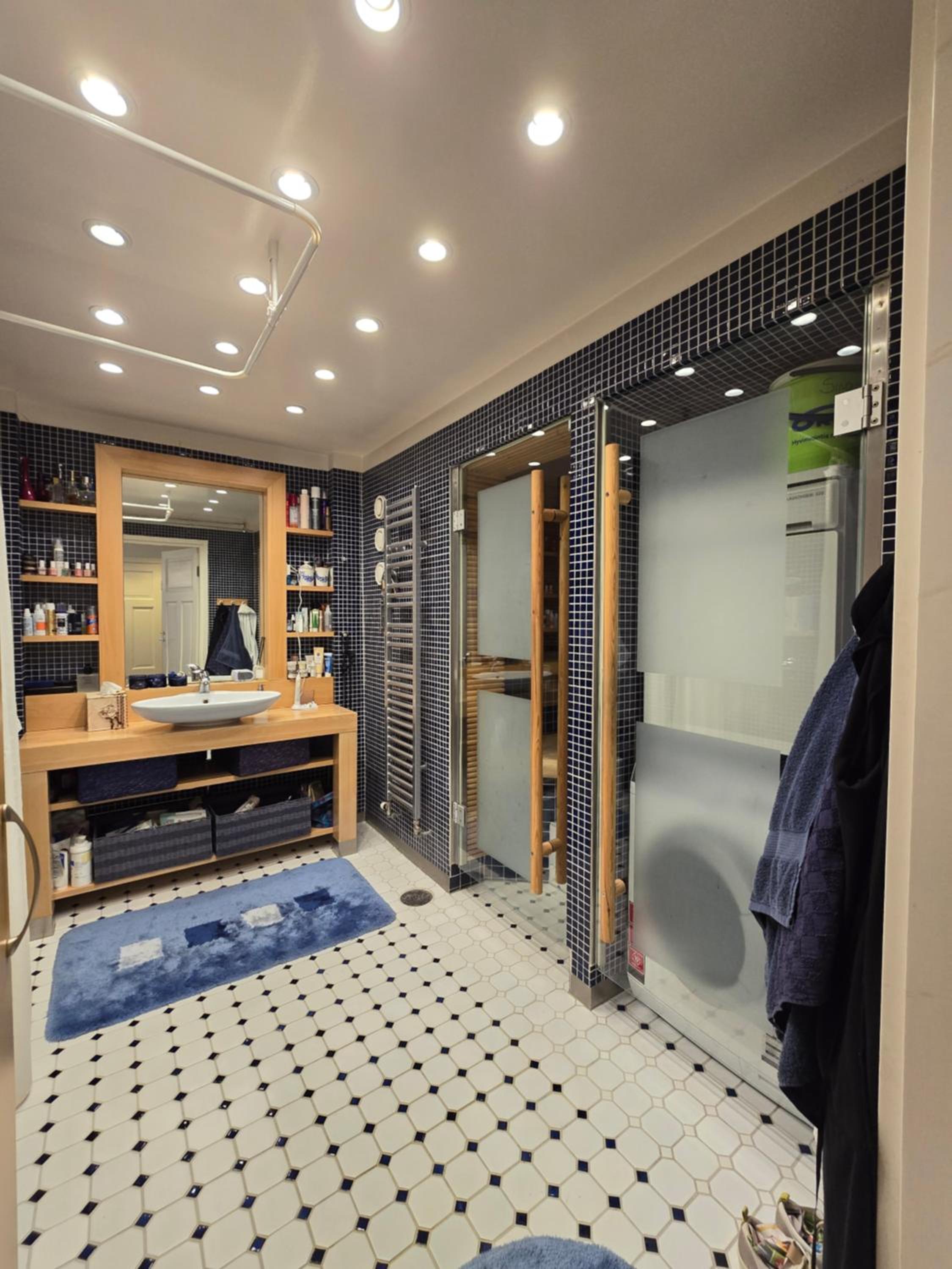 Spacious Design Apartment