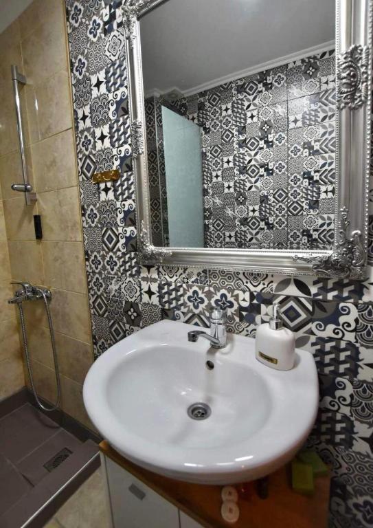 Cleopatra Studios