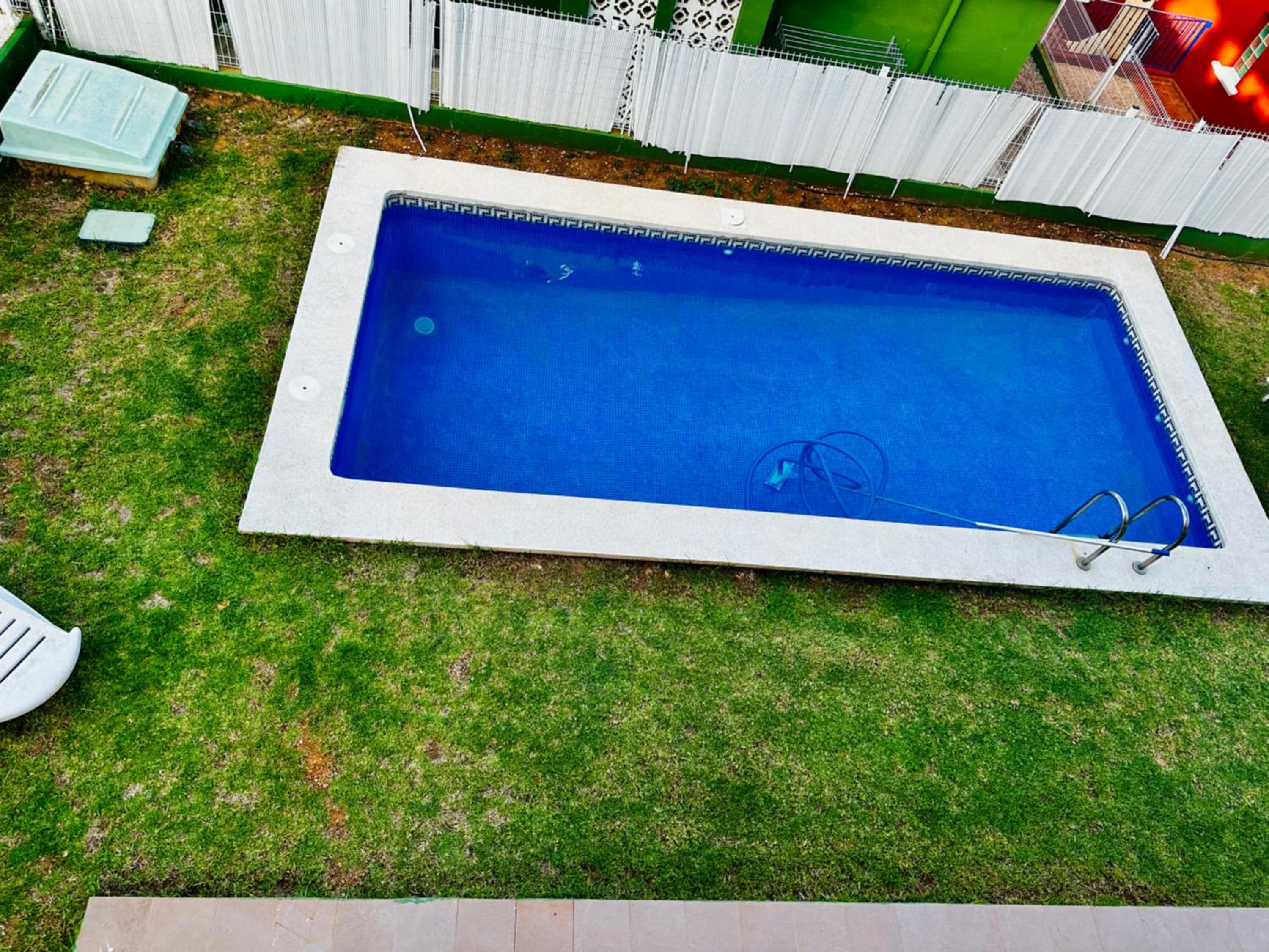 Chalet con piscina privada y aacc