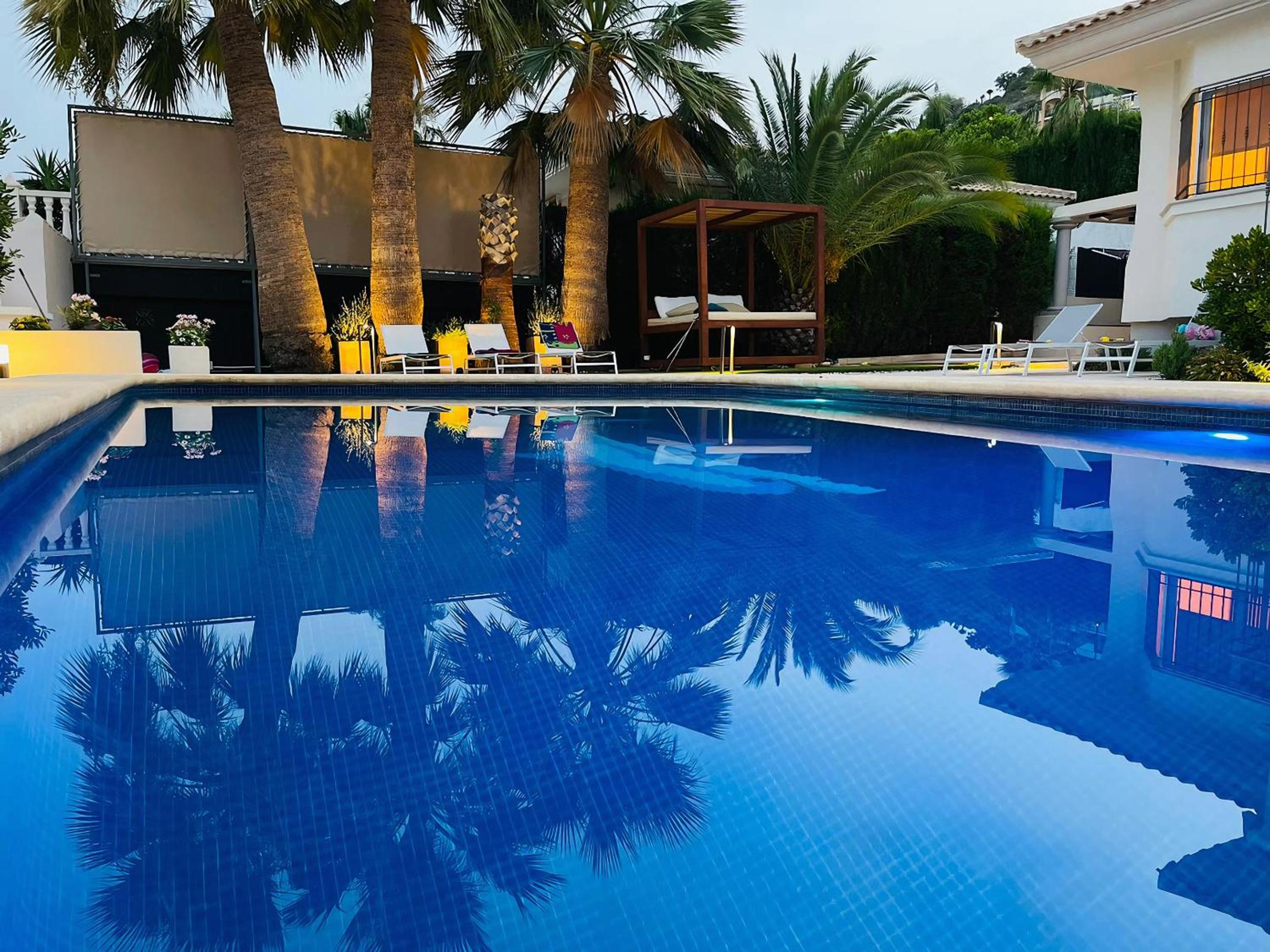 Magnificent villa with private pool -Golf Bonalba! view 4