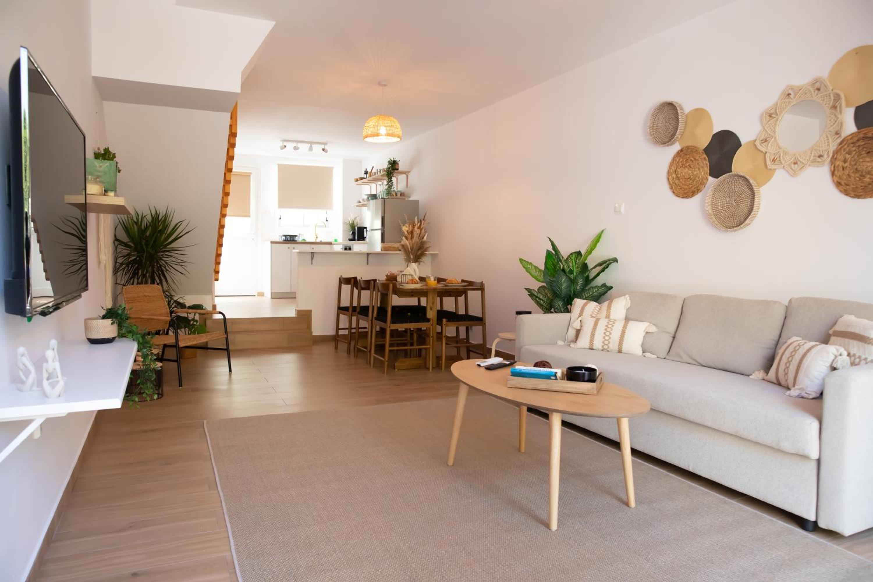Romi's Vacation Townhouse