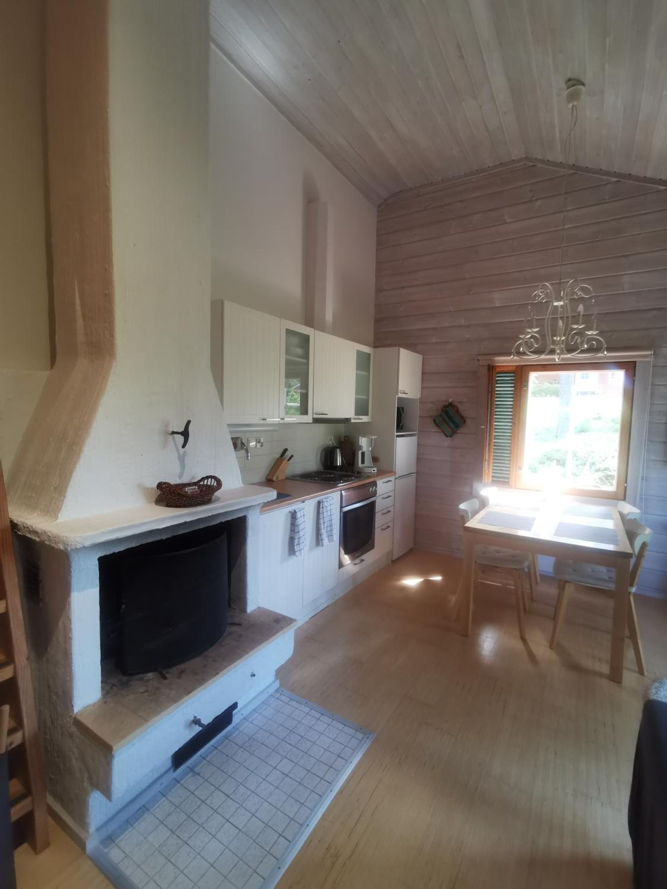 Mökki Rantasalmella Saimaan rannalla