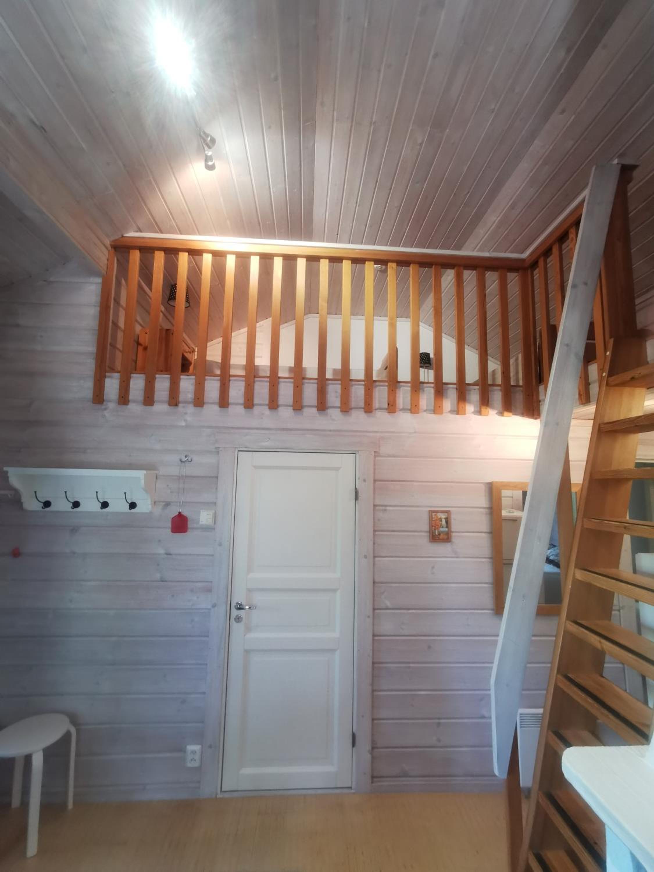 Mökki Rantasalmella Saimaan rannalla