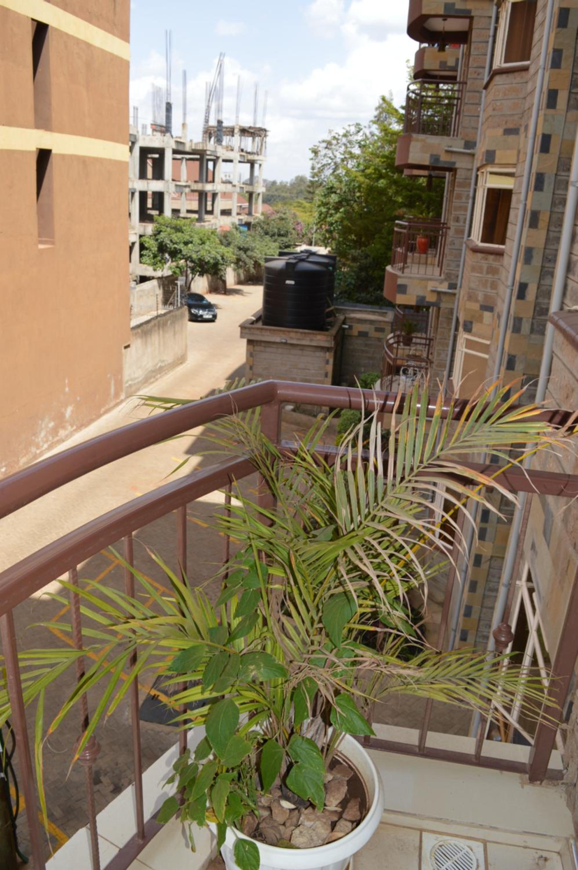 Roma Stays - Elegant 2 Bedroom all ensuite Apartment at Lifestyle Residency in Garden Estate view 2
