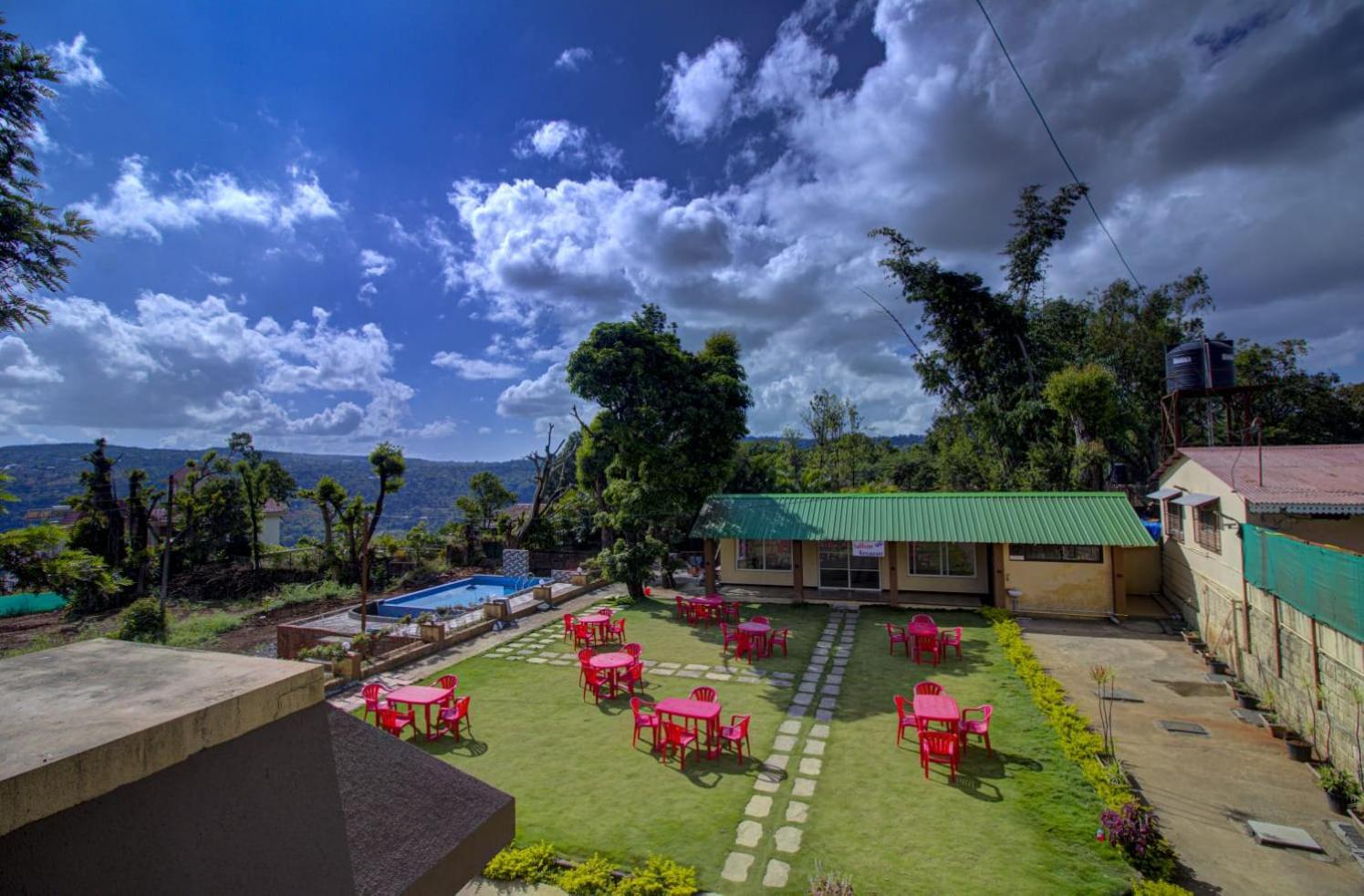Family 8Bhk Villa Mahabaleshwar view 5