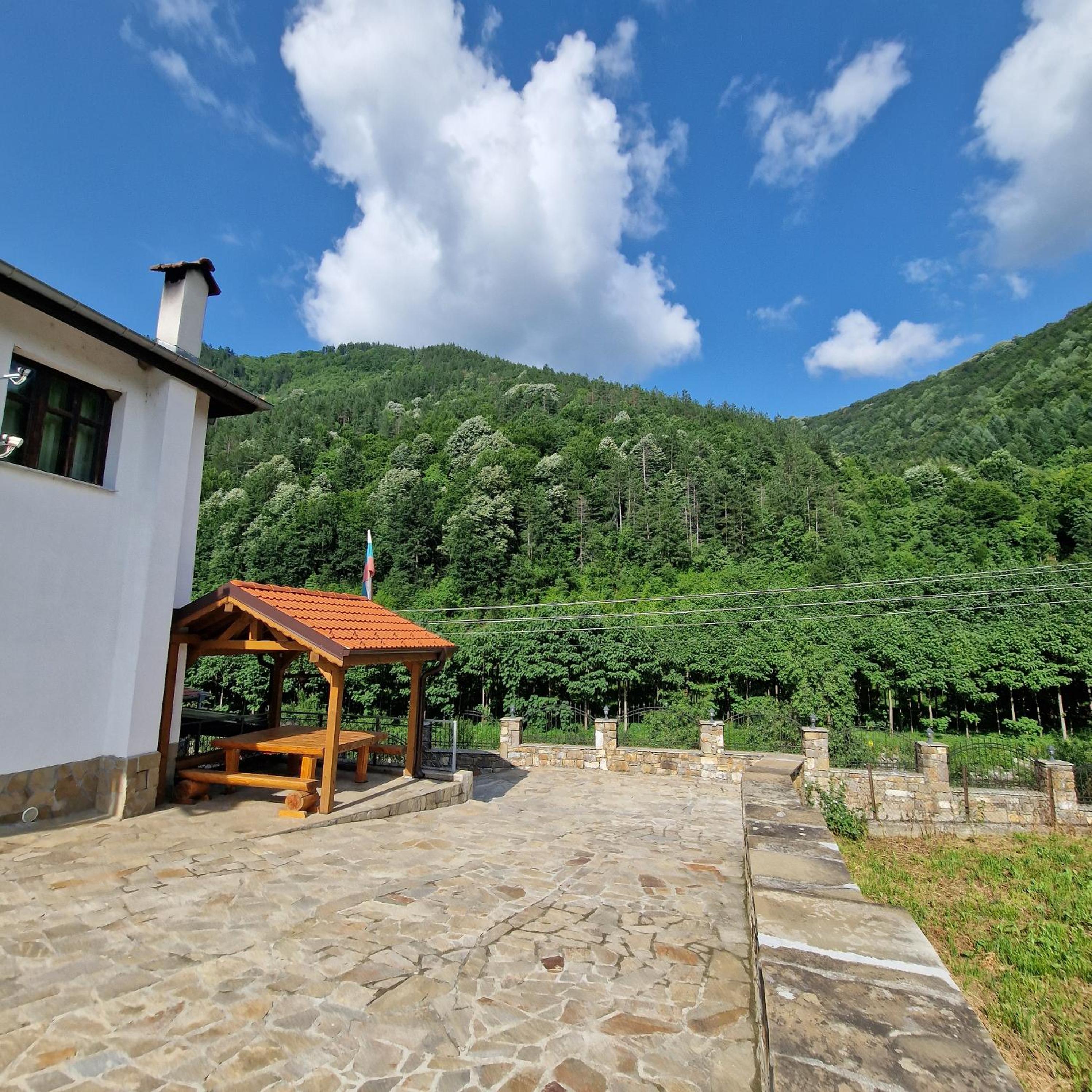 Guest House Ivan view 2