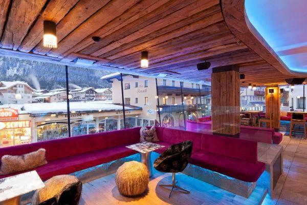 lounge