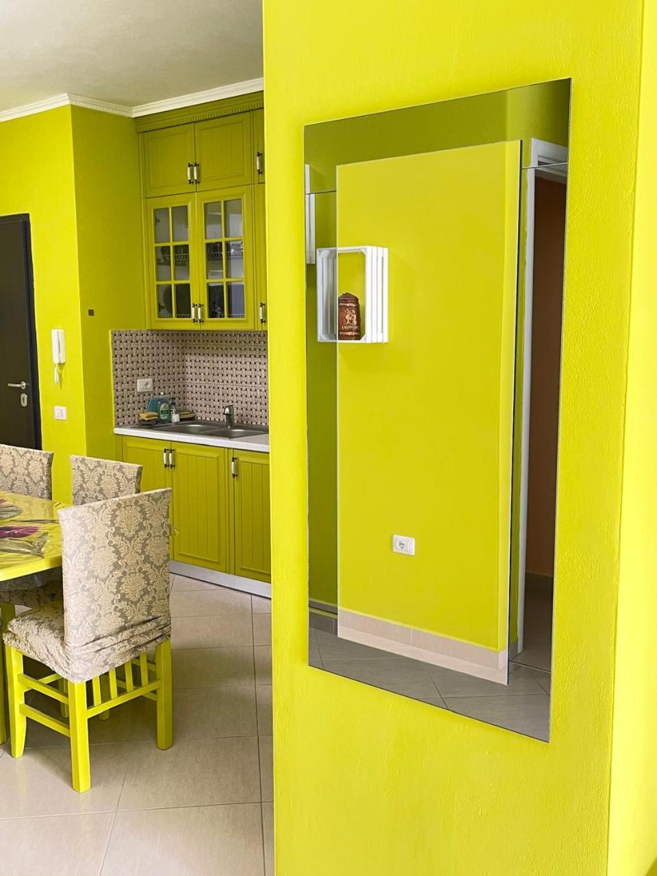 Vira Apartment , Vlora