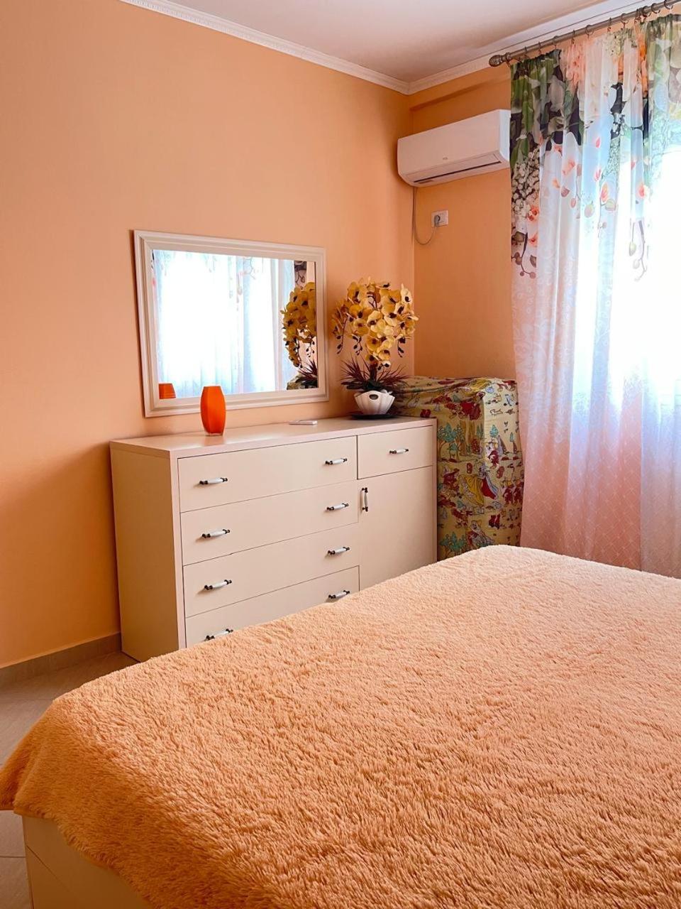 Vira Apartment , Vlora