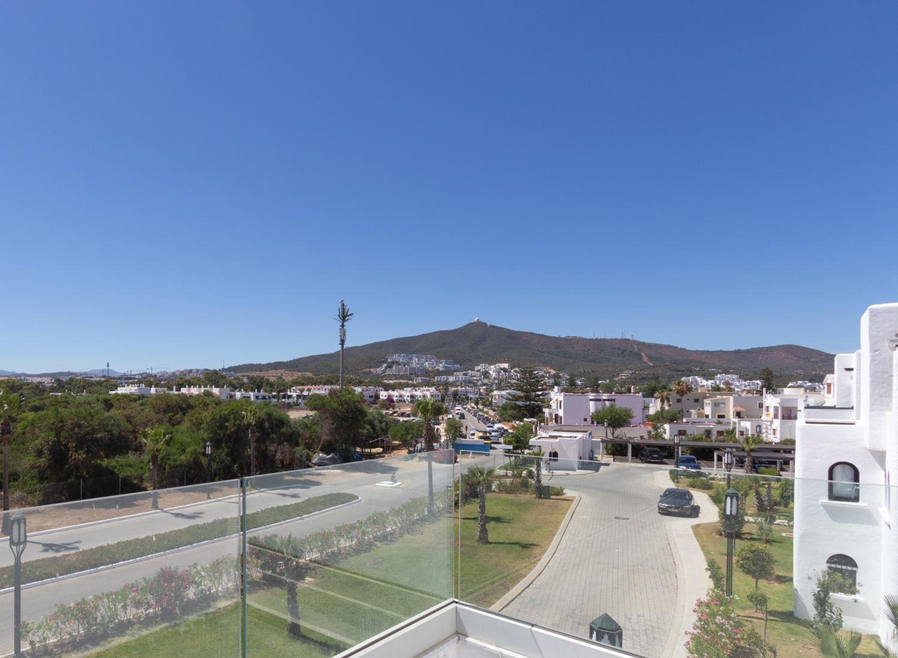 Appartement de luxe avec piscine et en bord de mer view 3