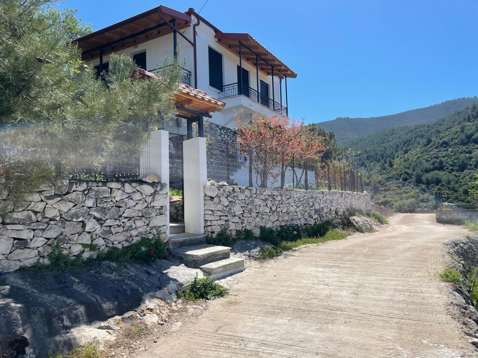 Villa Nadya