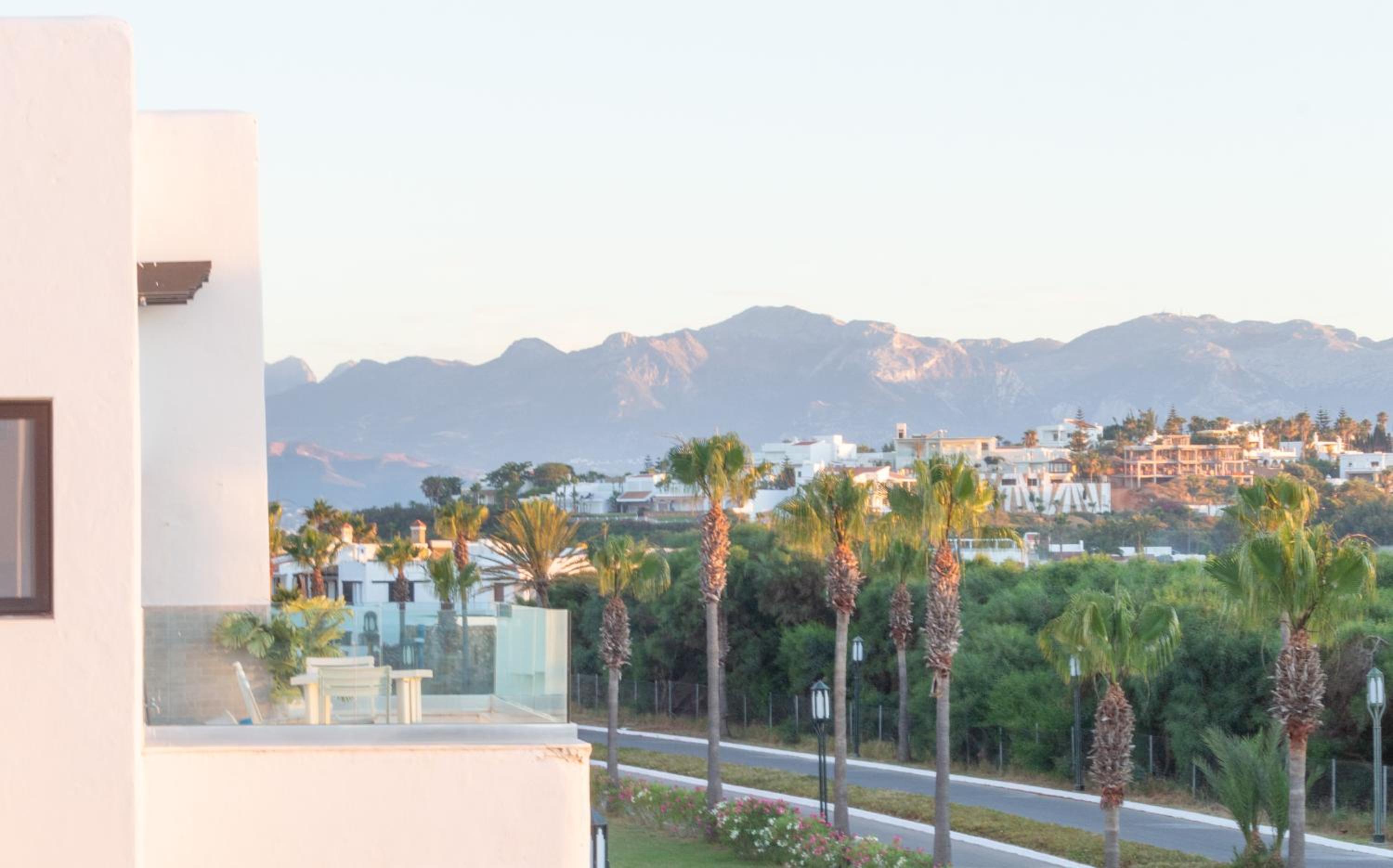 Appartement de luxe avec piscine et en bord de mer view 4
