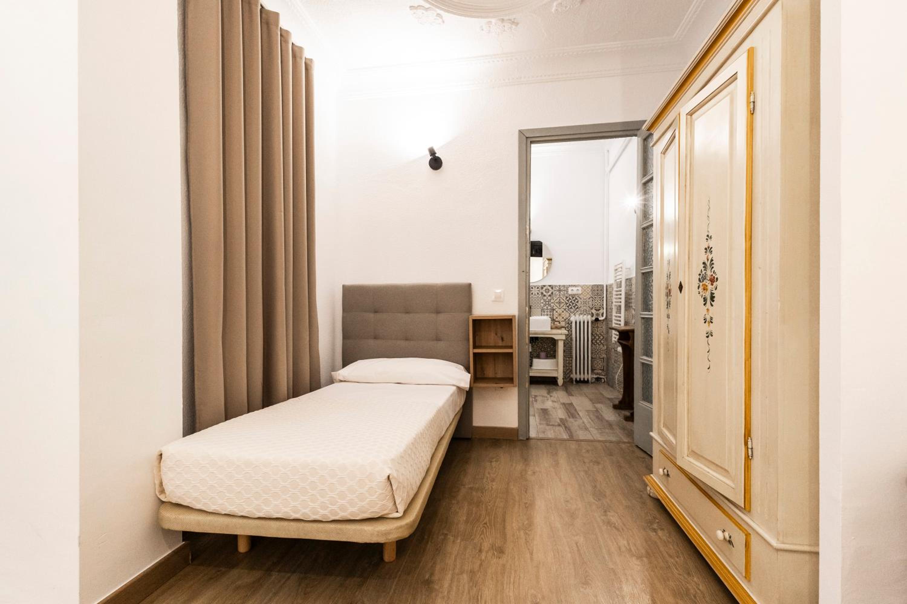 Live in Chianti Apartaments by Concept Flats en Valencia — hotel room