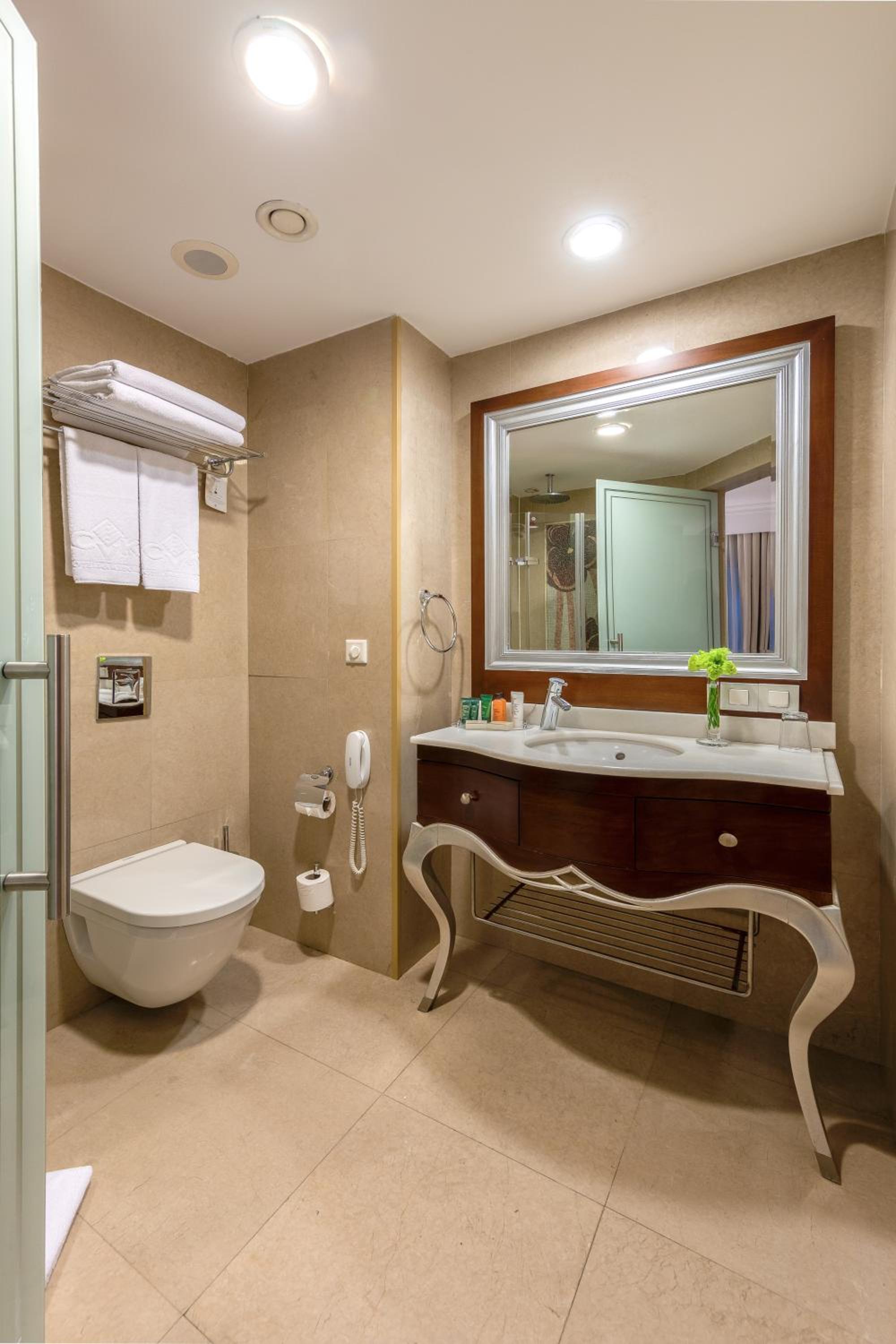 CVK Taksim Hotel Istanbul - Image 15