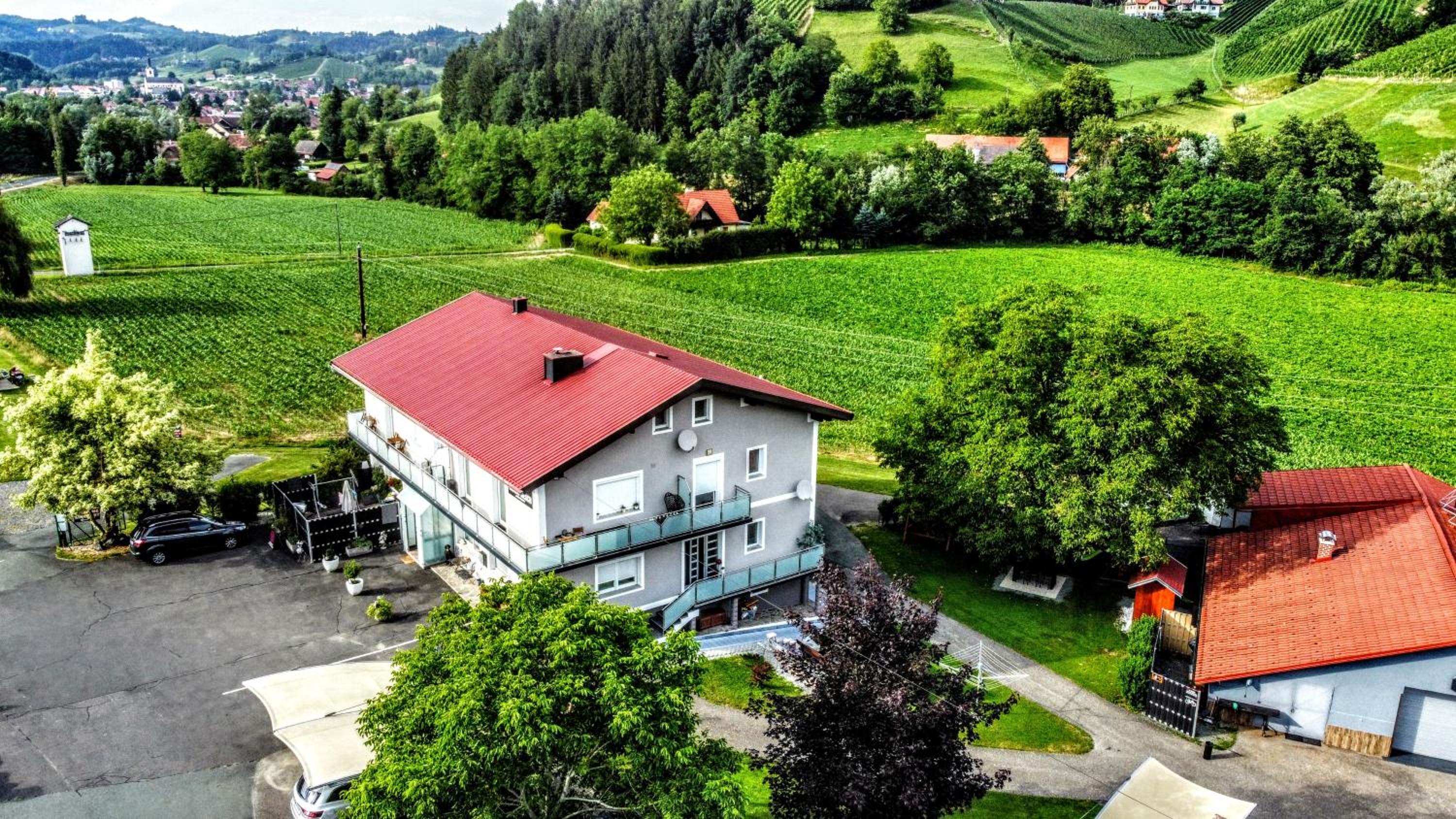 CLAUS RESCH APPARTEMENTS - E-Bike, Wandern, Minigolf, Familie, Urlaub an der Weinstraße view 2