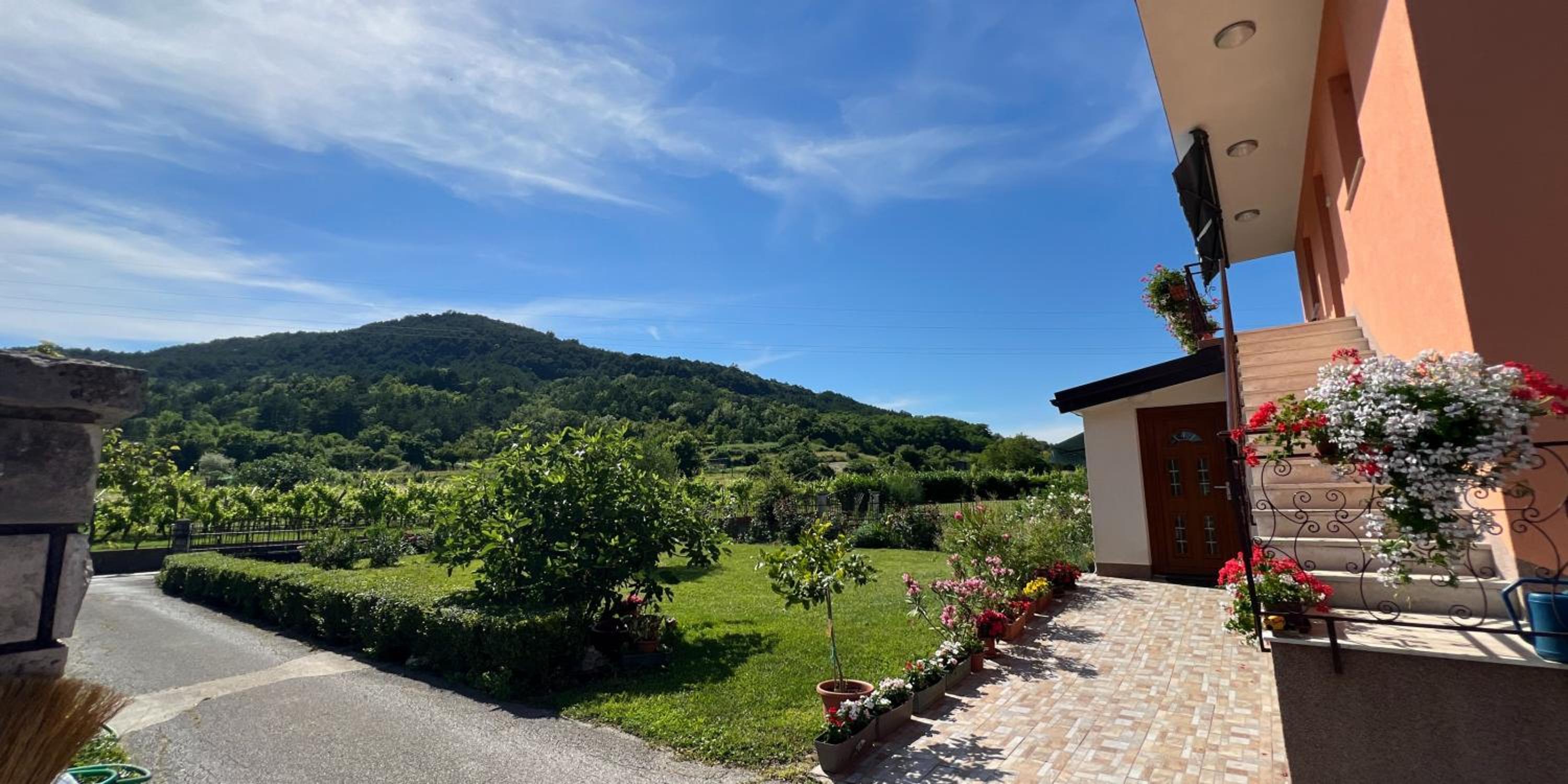 Kubed Apartments SU view 5