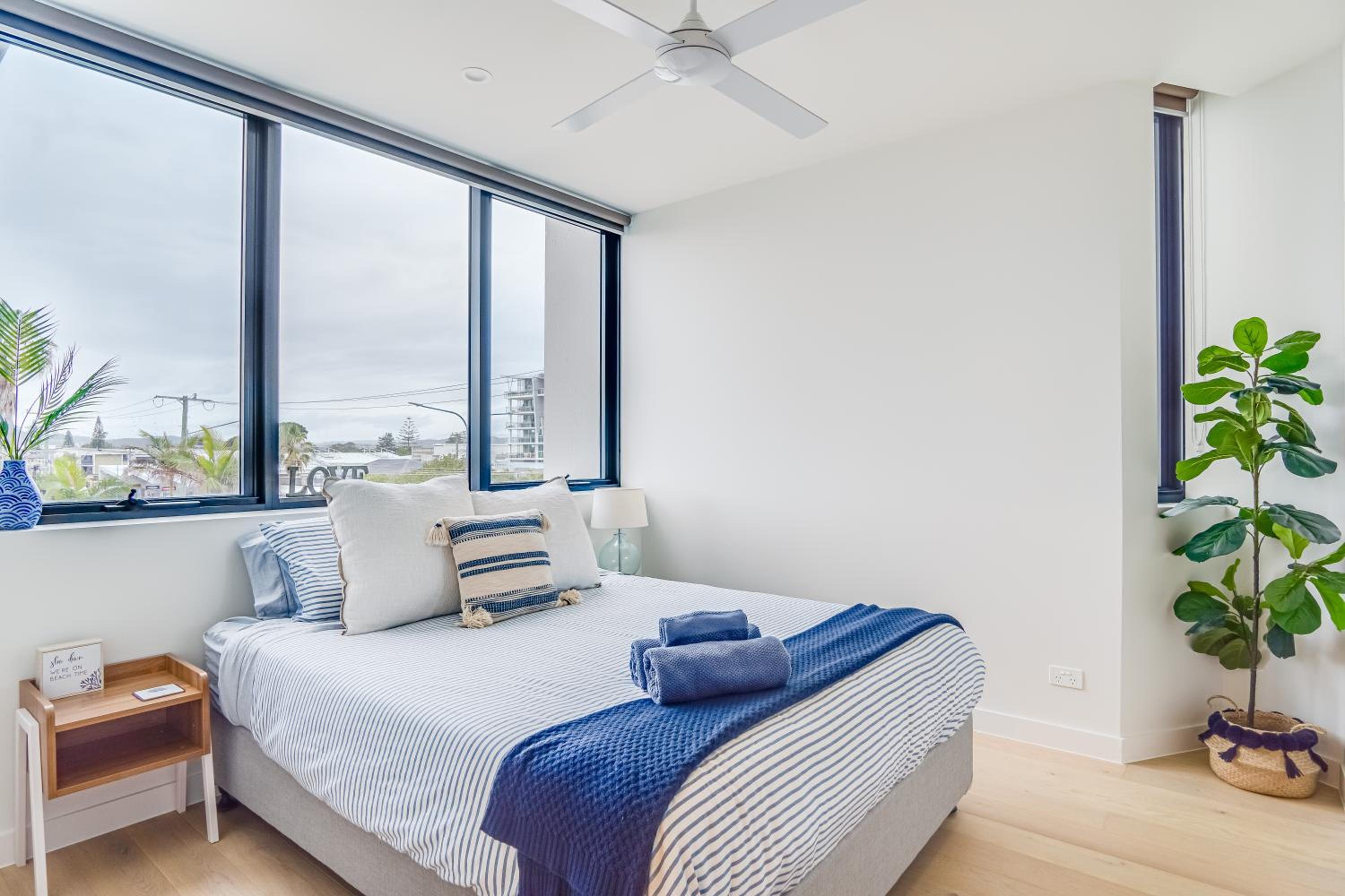 Palmy ocean oasis