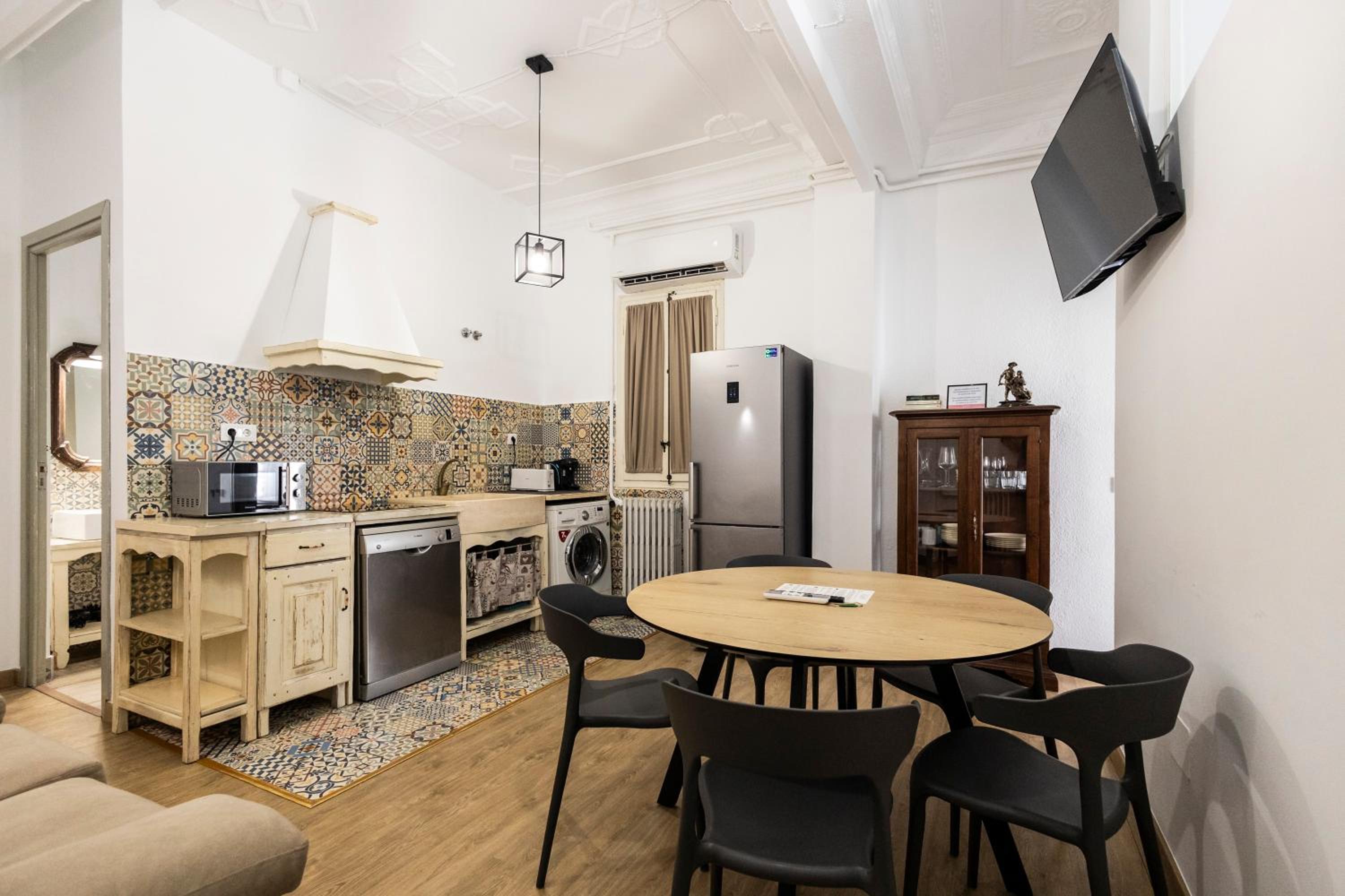 Live in Chianti Apartaments by Concept Flats en Valencia — kitchen