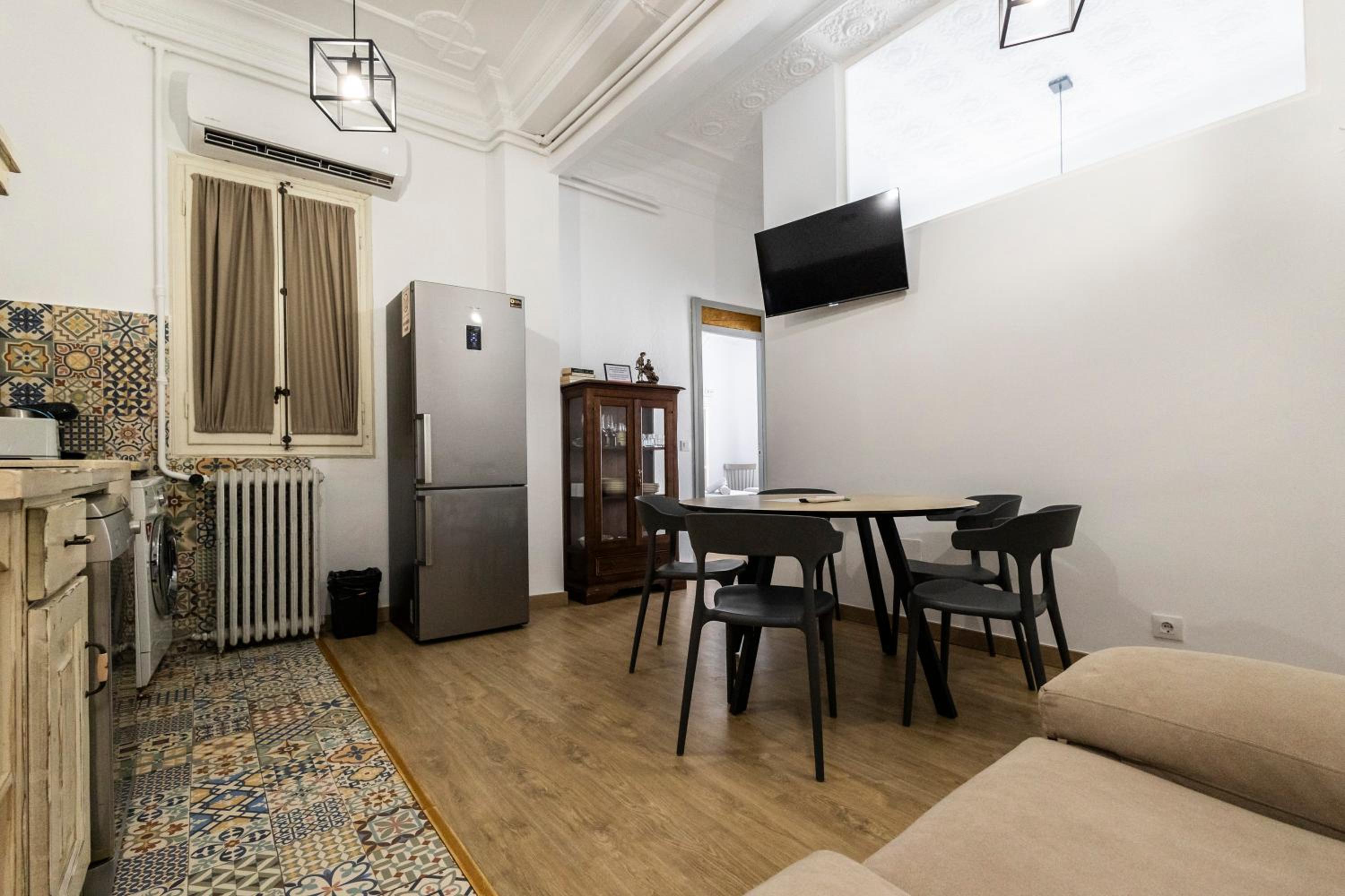 Live in Chianti Apartaments by Concept Flats en Valencia — kitchen