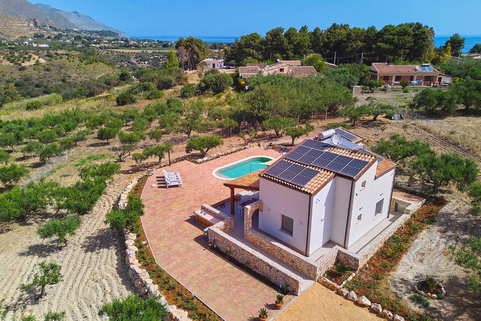 Villa Ninfa view 2