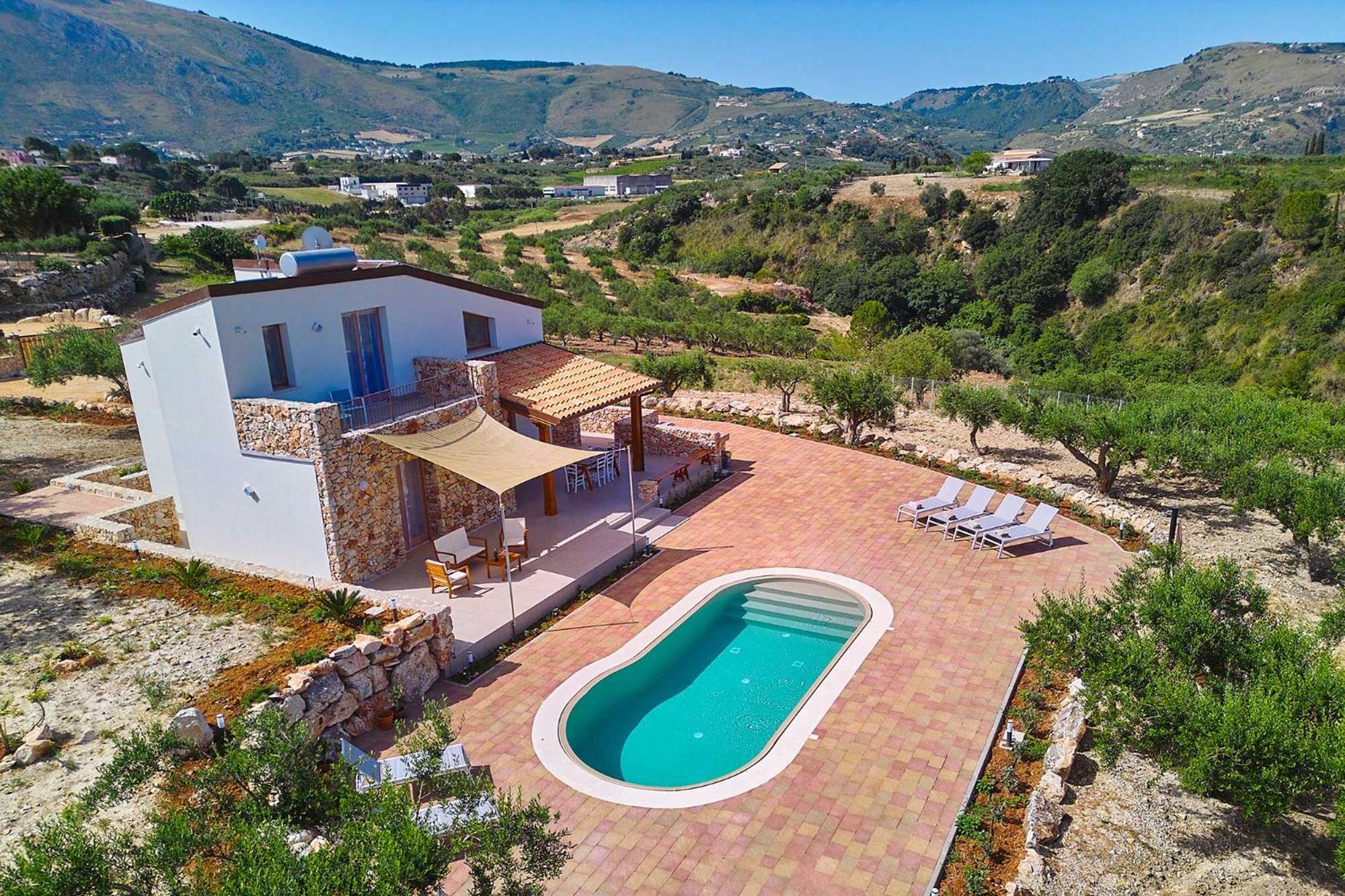 Villa Ninfa view 4