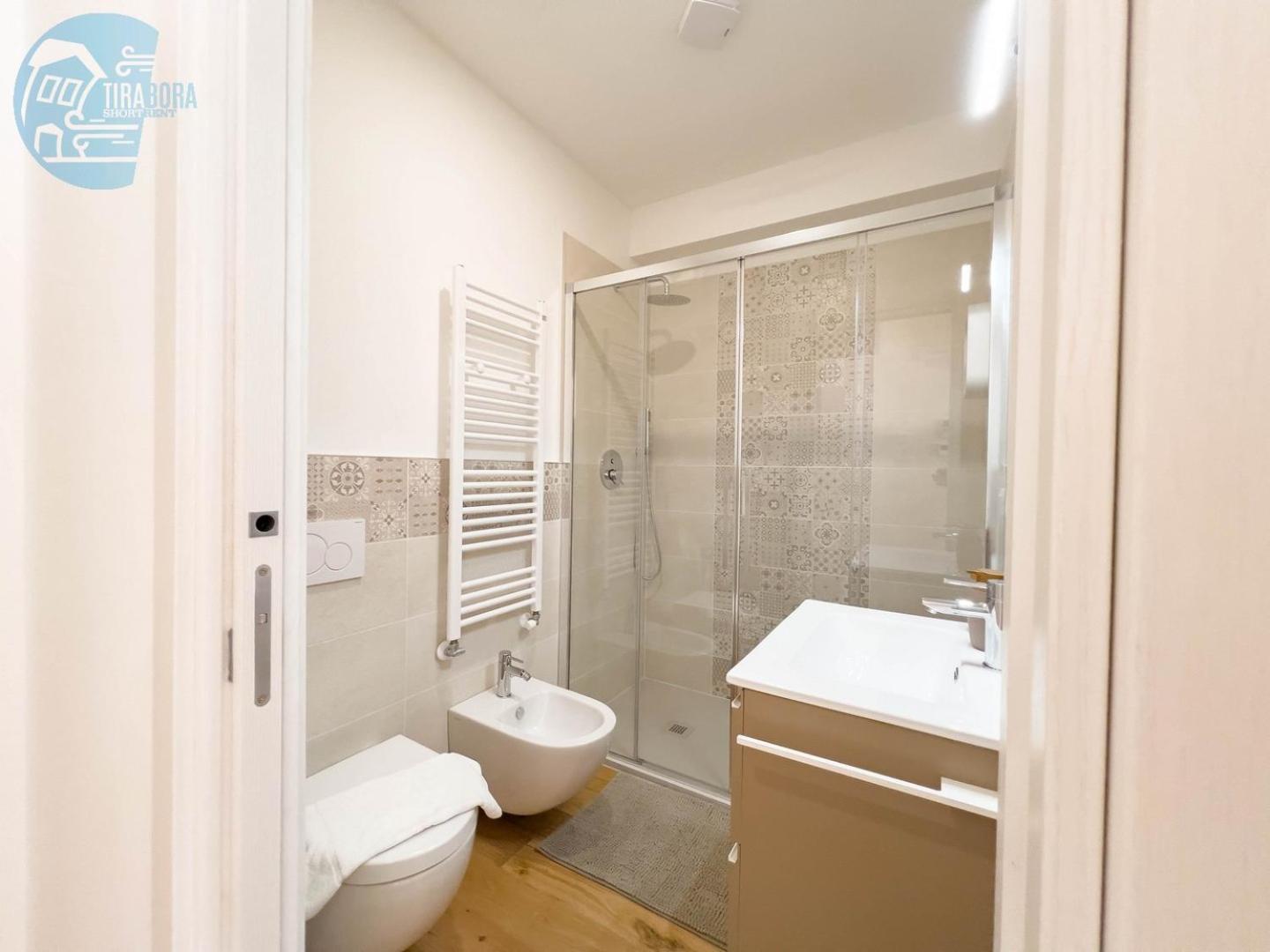 Cassa di Risparmio 11 Tirabora Short Rent view 4