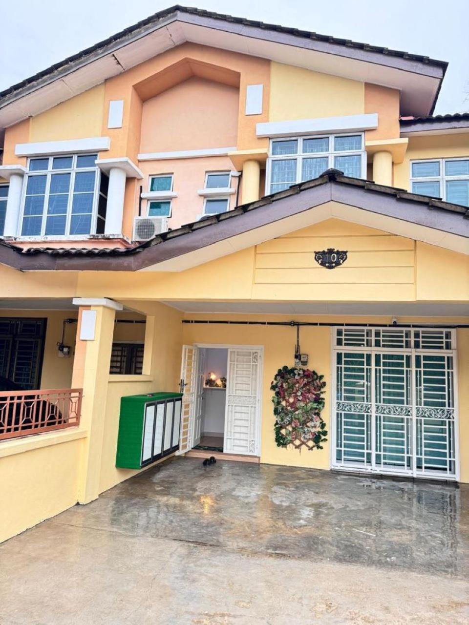 Mount Austin JB Homestay 3 beds Free 2-3 Car Parks