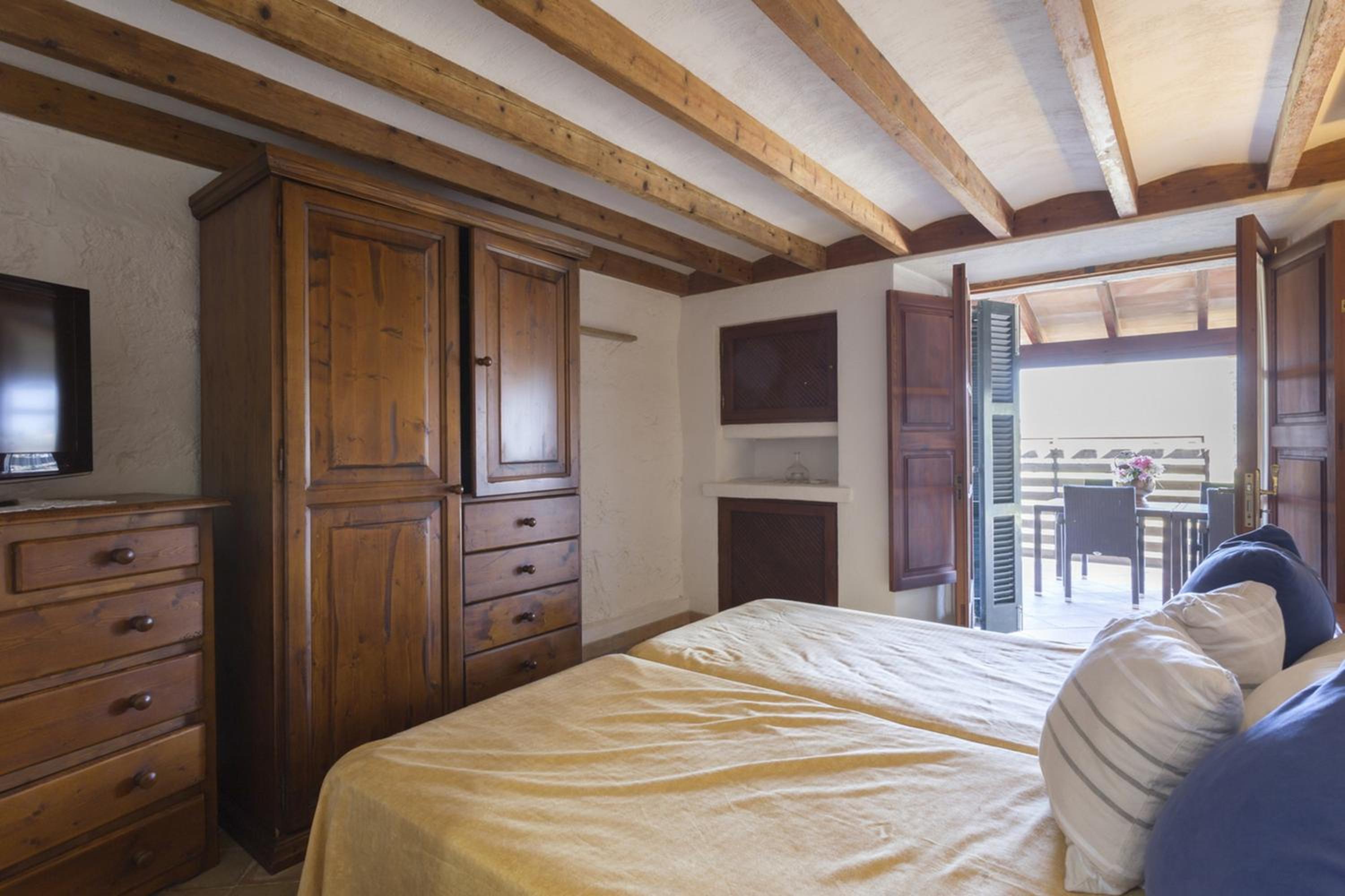 Spacious Apartment in Pollenca with Pool and Mountain View