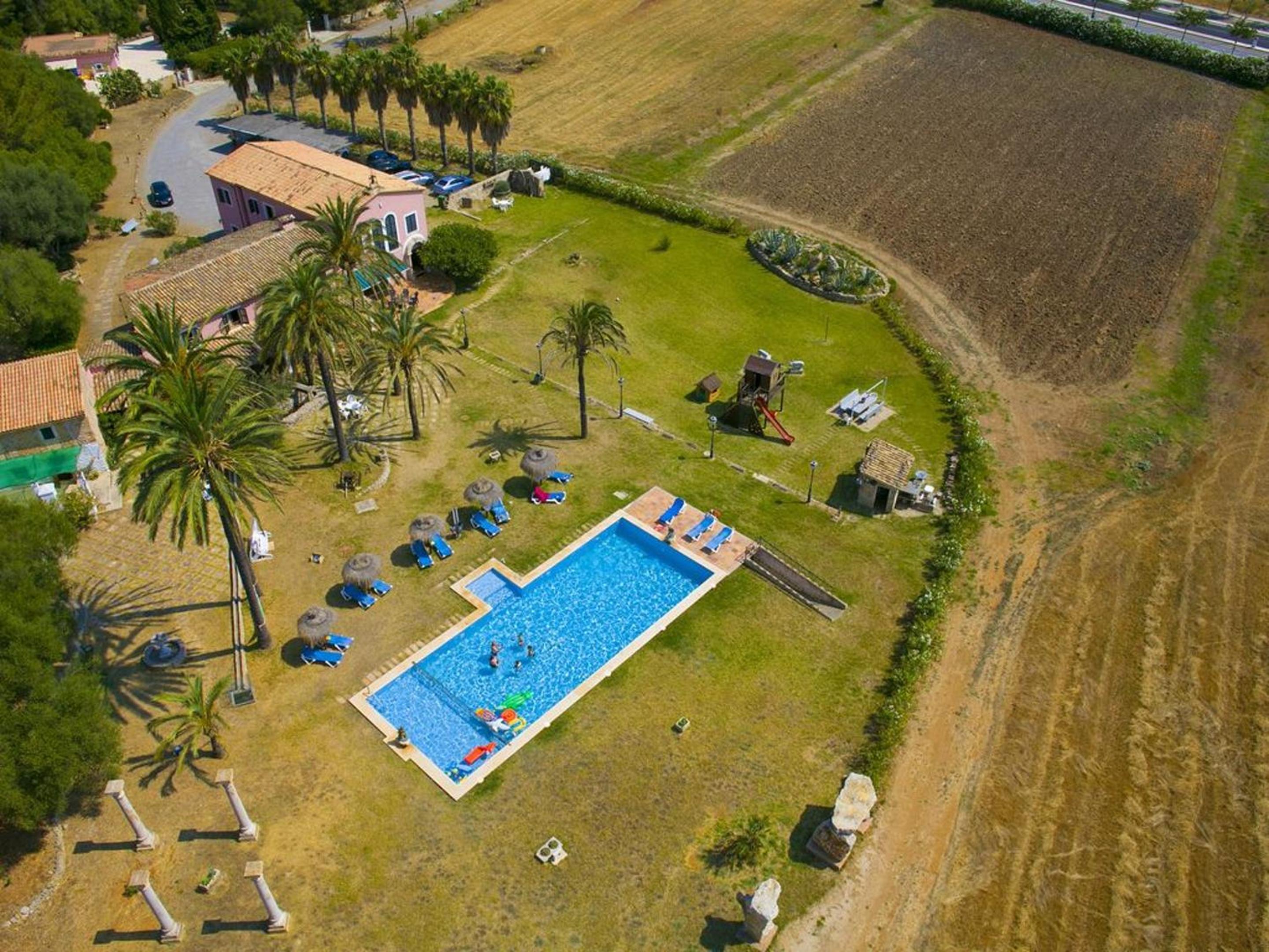 Spacious Apartment with Mountain View in Pollenca en Pollença — recepcion & lobby
