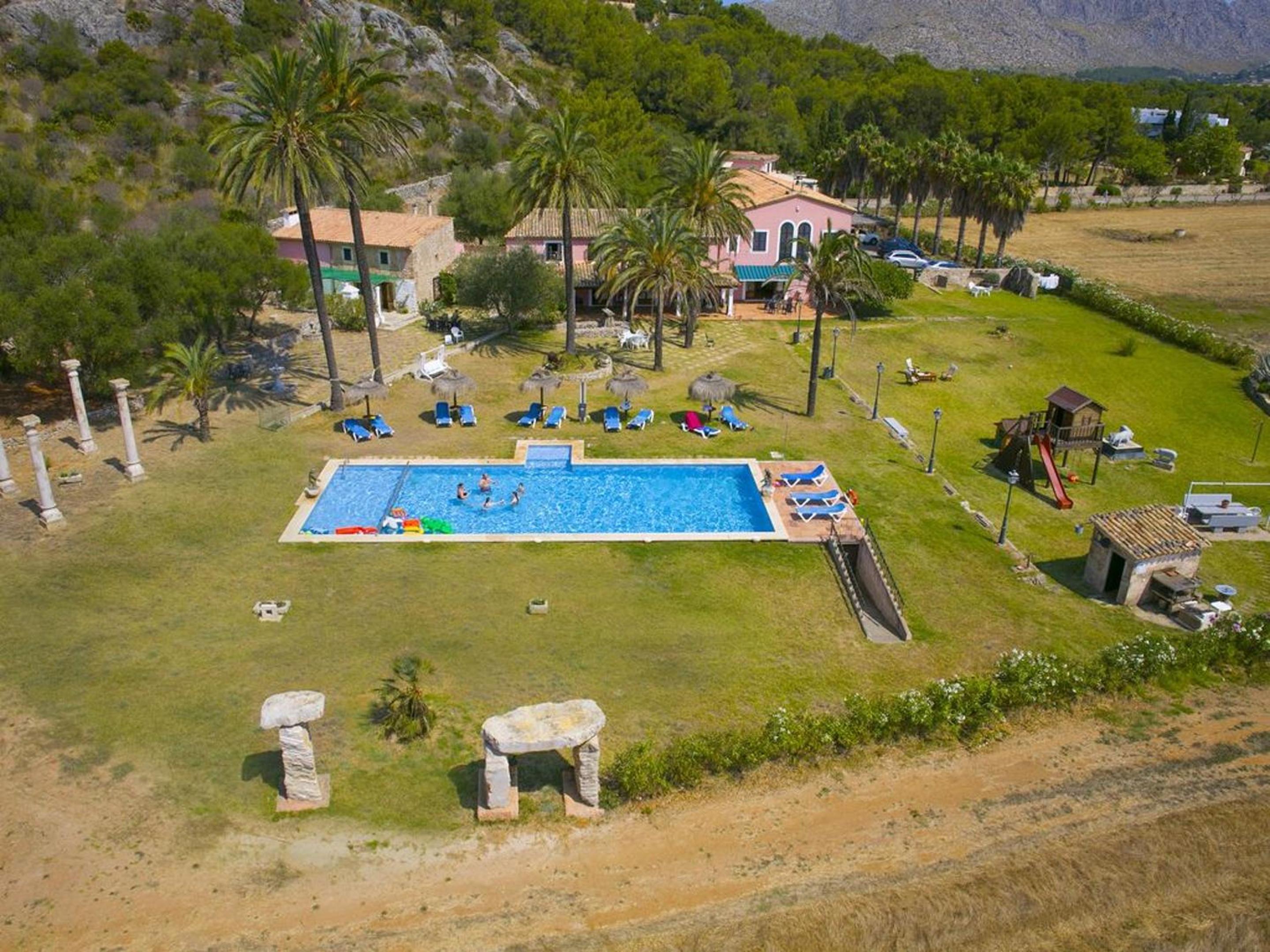 Spacious Apartment with Mountain View in Pollenca en Pollença — recepcion & lobby