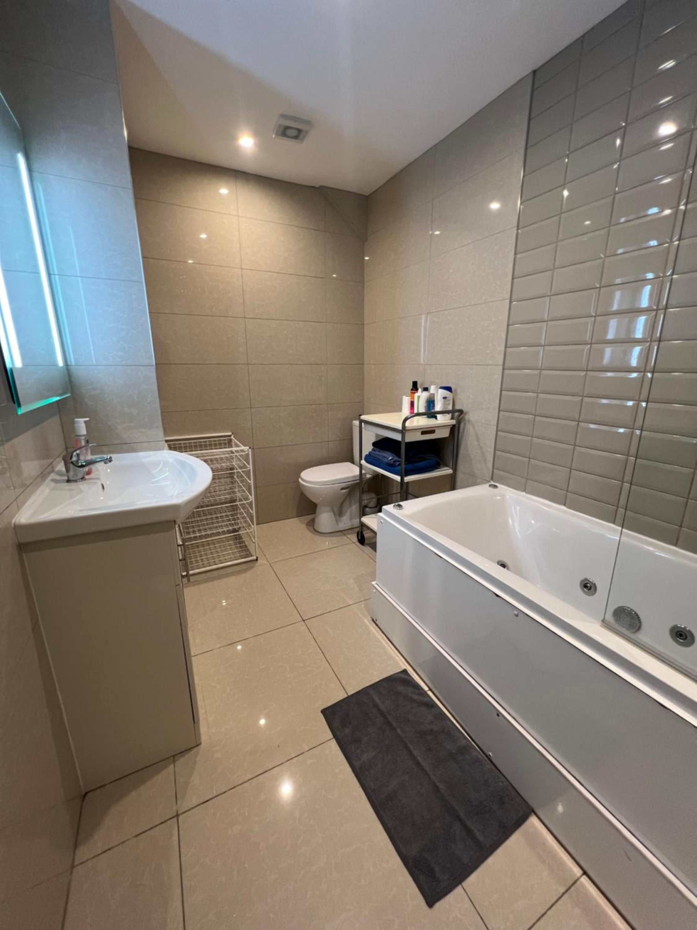 Lovely Dublin Home - Just 15 Mins to City Centre