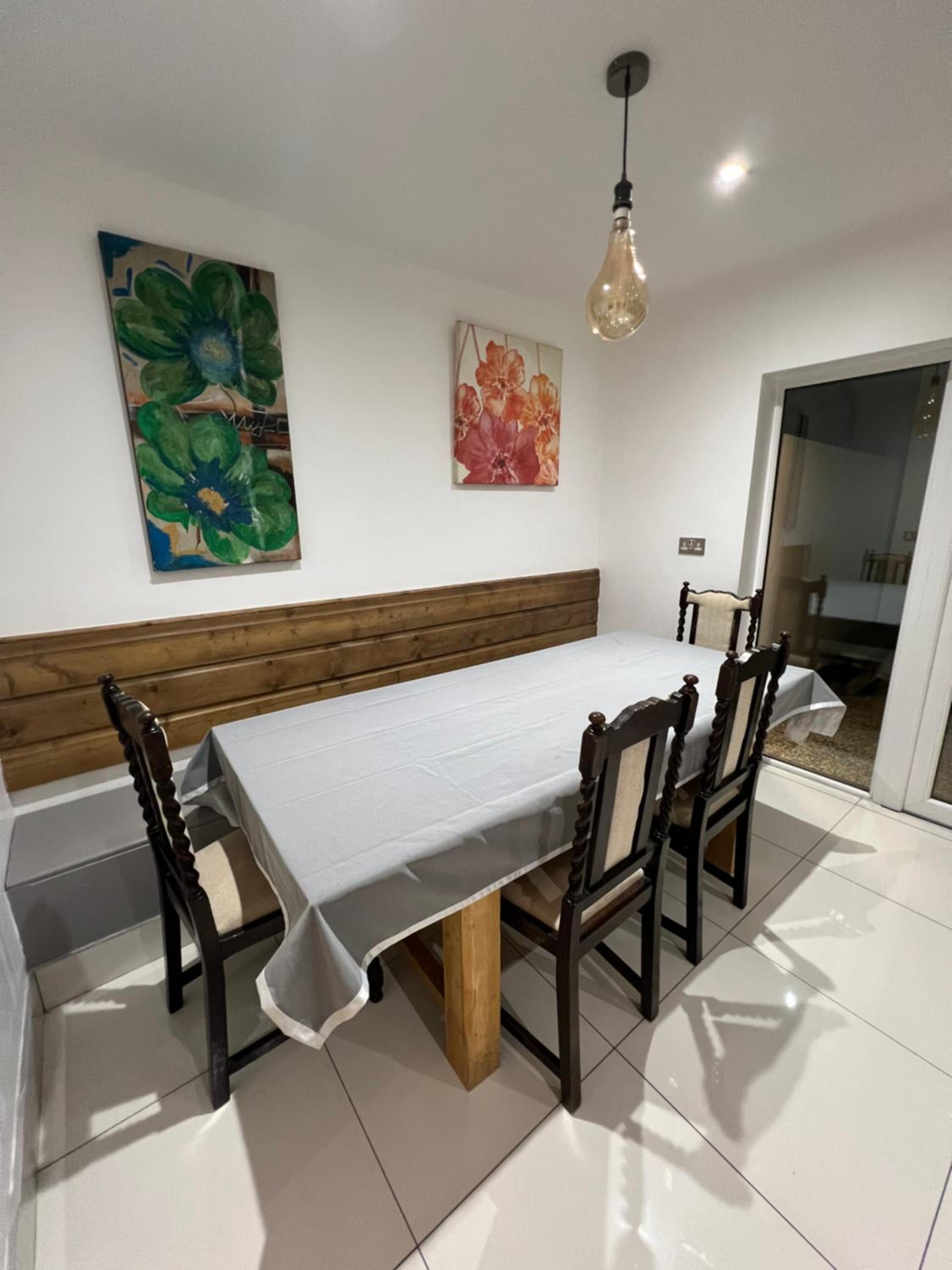 Lovely Dublin Home - Just 15 Mins to City Centre