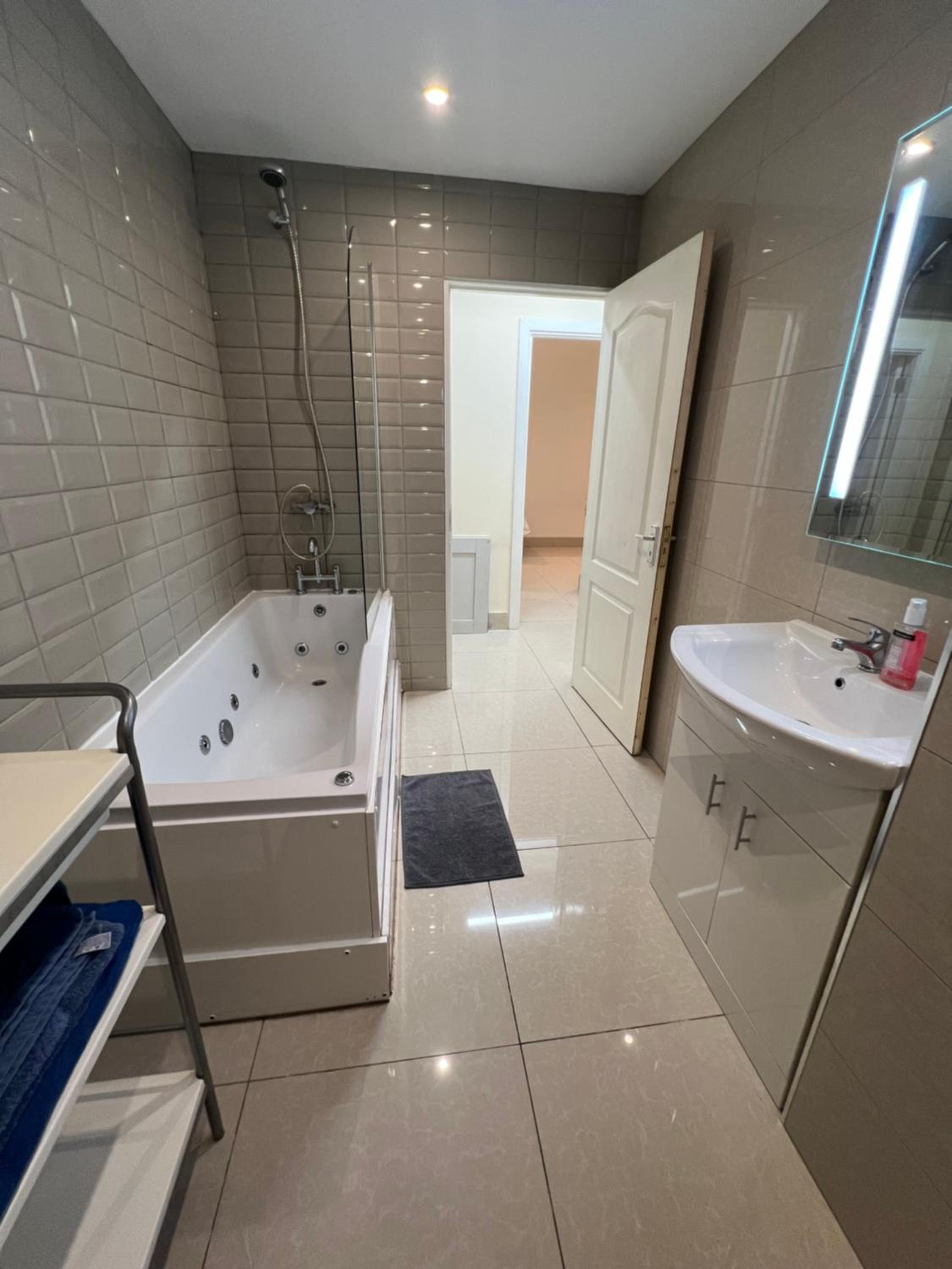 Lovely Dublin Home - Just 15 Mins to City Centre