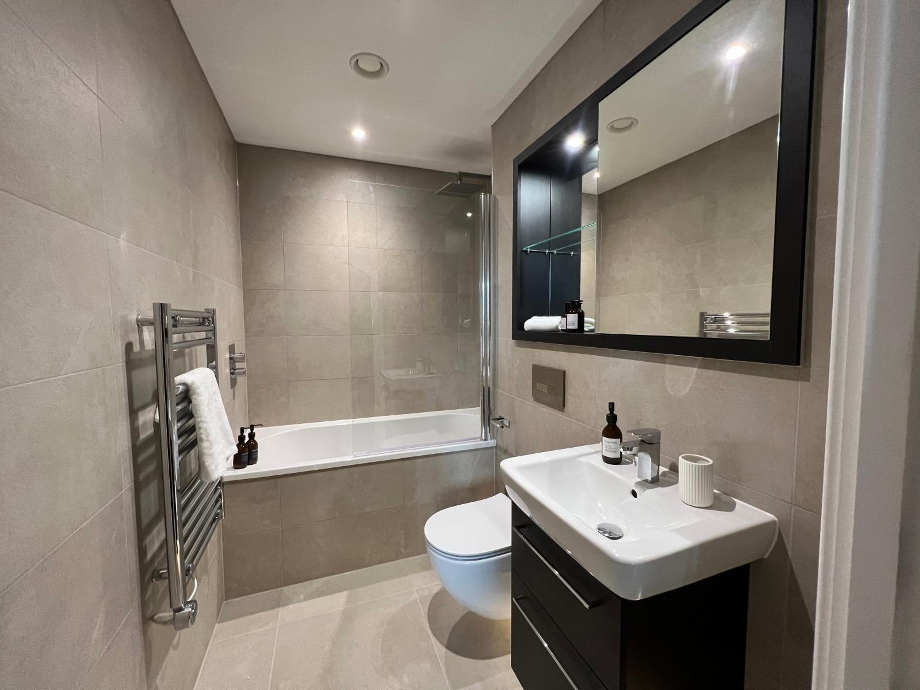 The Spitalfields Suite at Ryedale House view 3