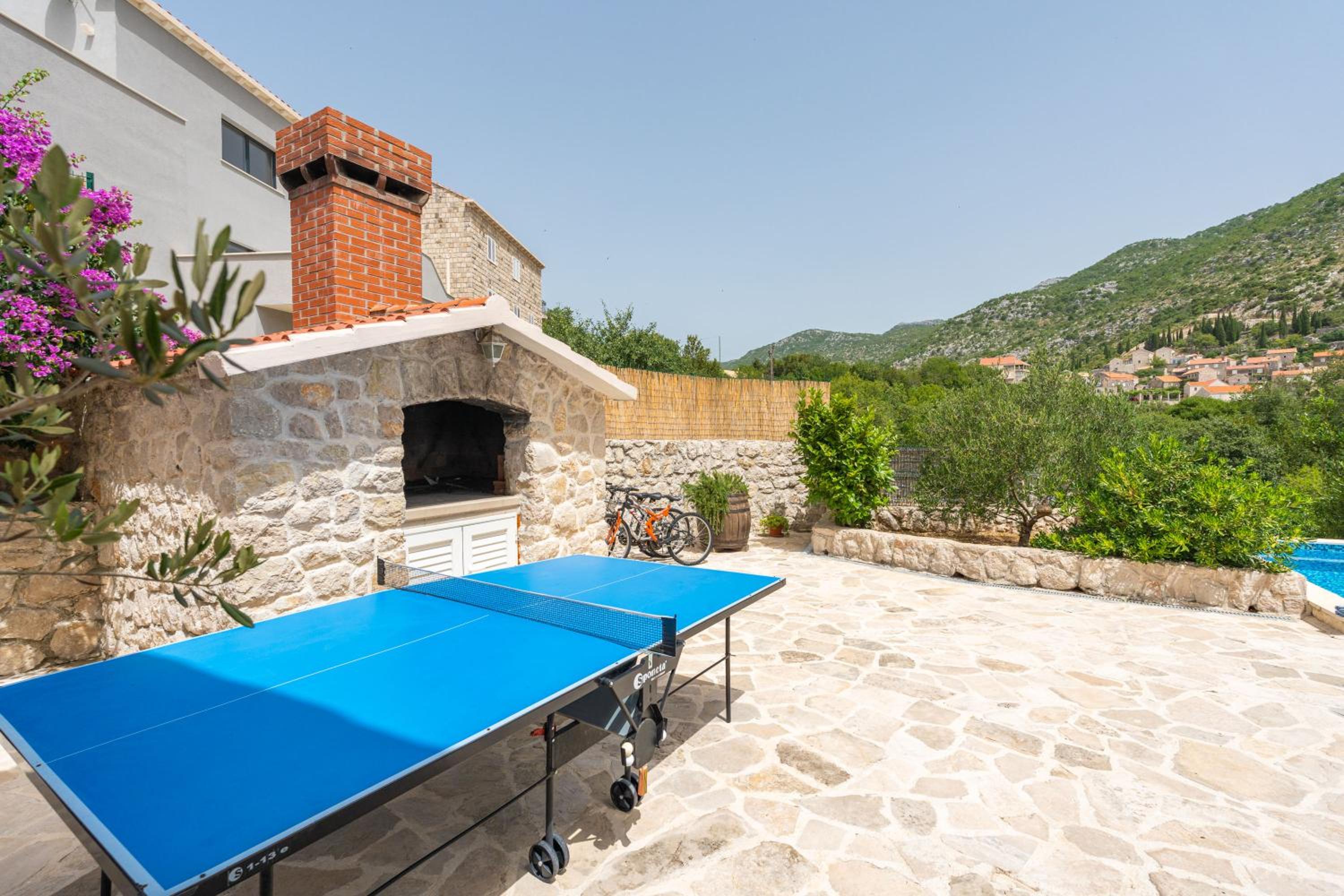Villa Petmat - with private pool and 6 bedrooms