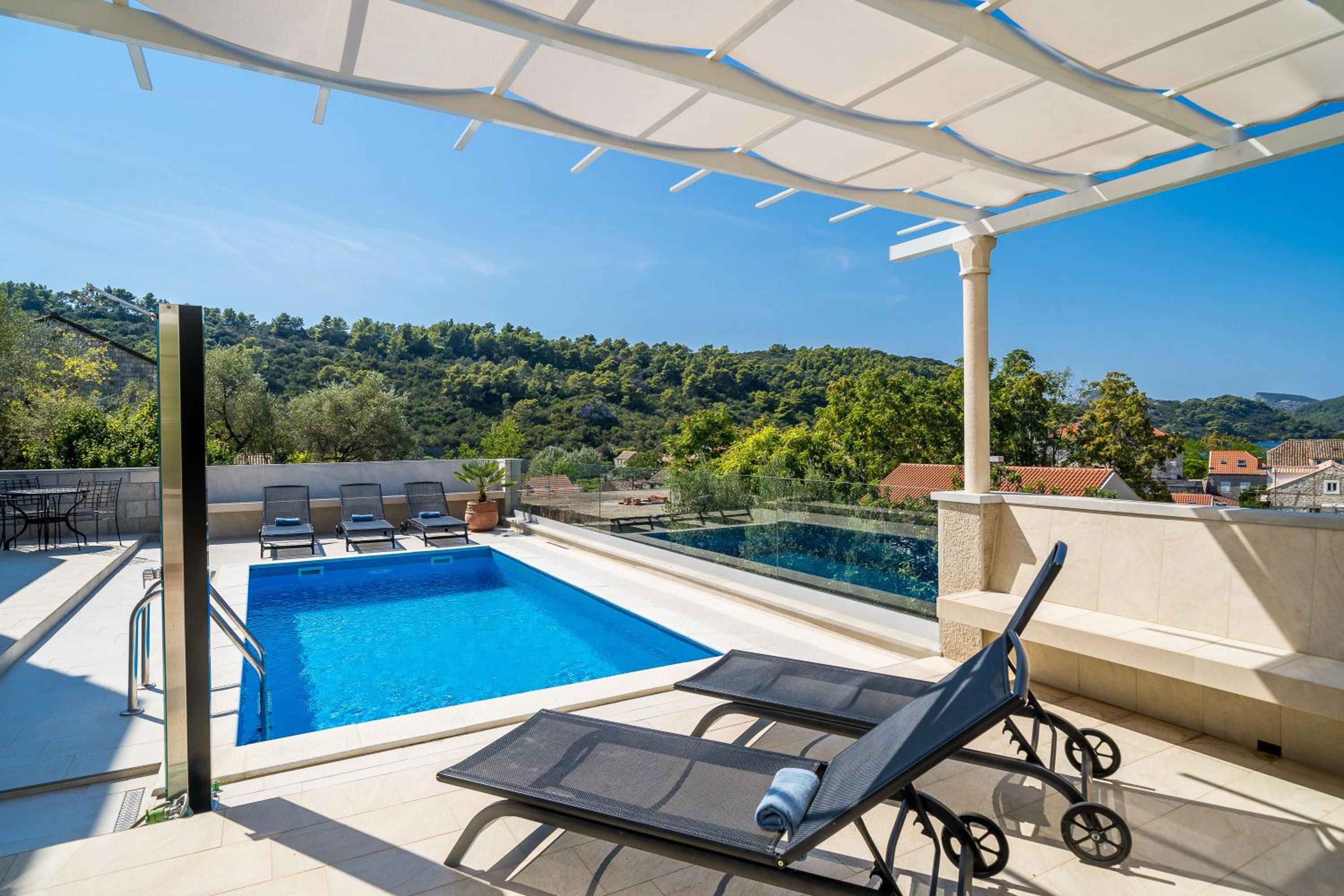 Kate's Perfect Family Villa in Elaphiti