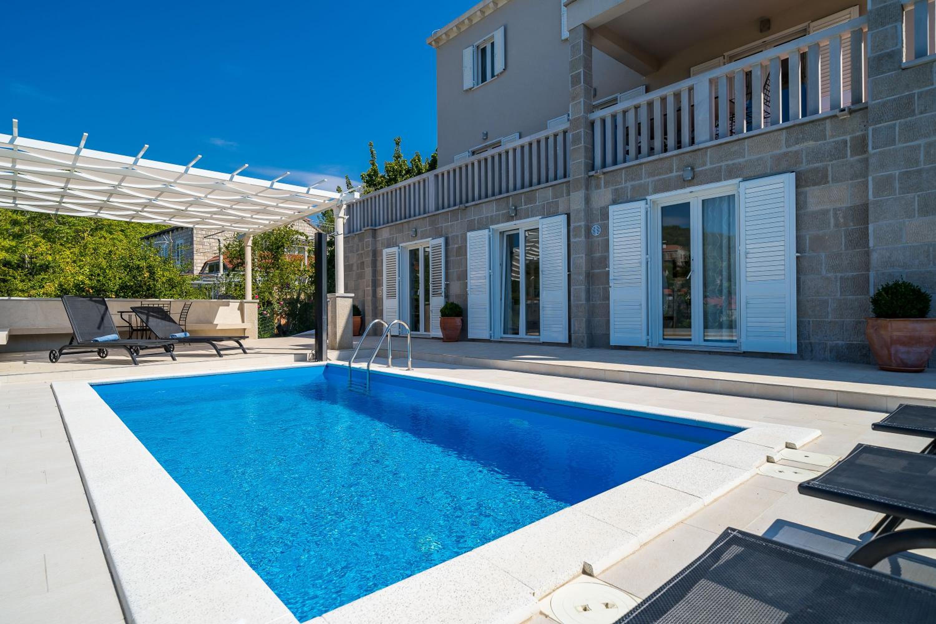 Kate's Perfect Family Villa in Elaphiti