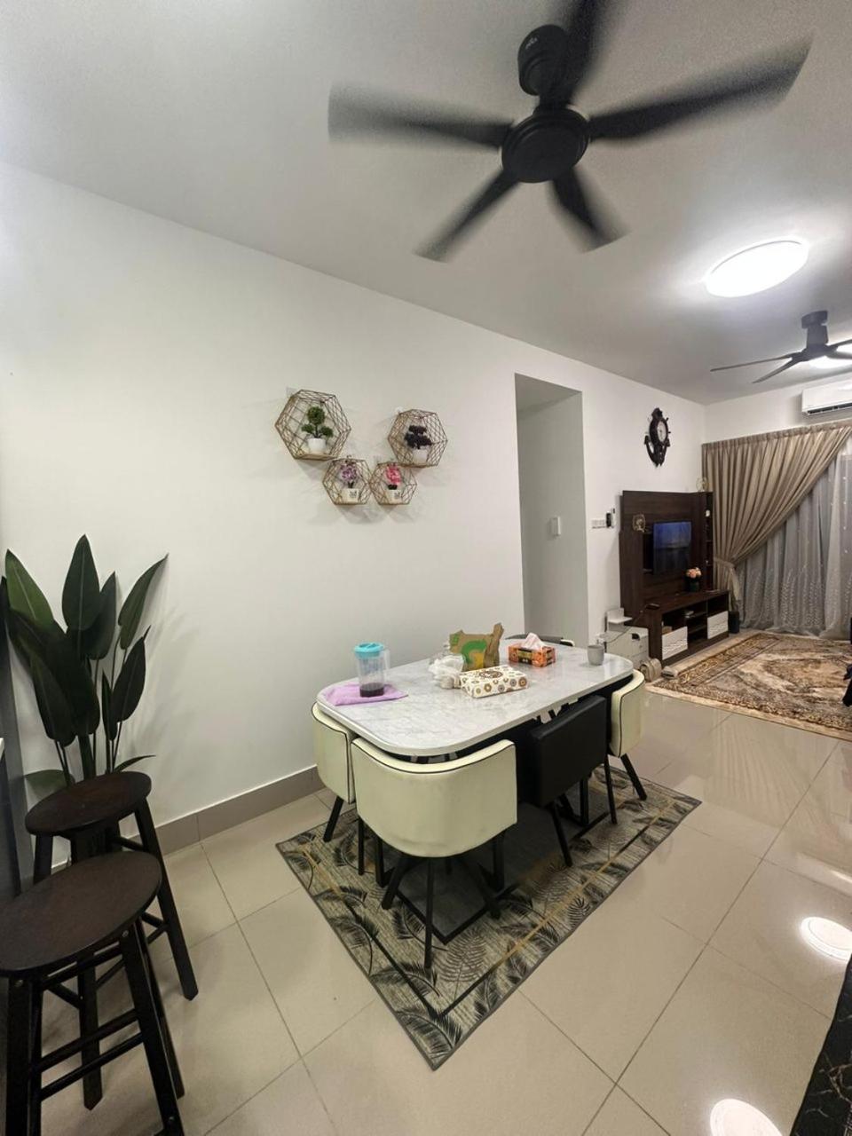 R&R Homestay at Razak City Residence, Sungai Besi, Kuala Lumpur