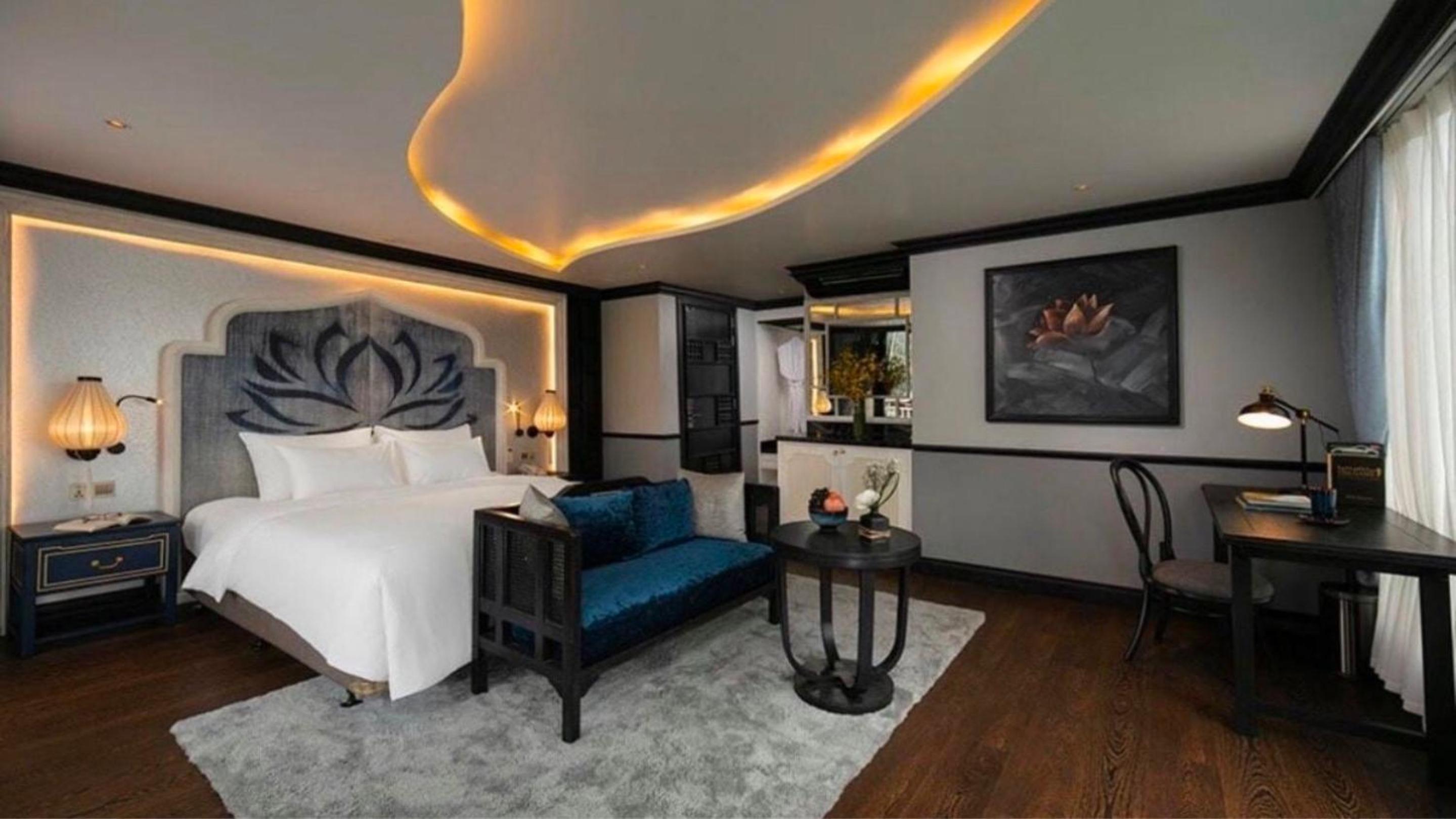 Lotus Elegance Cruise