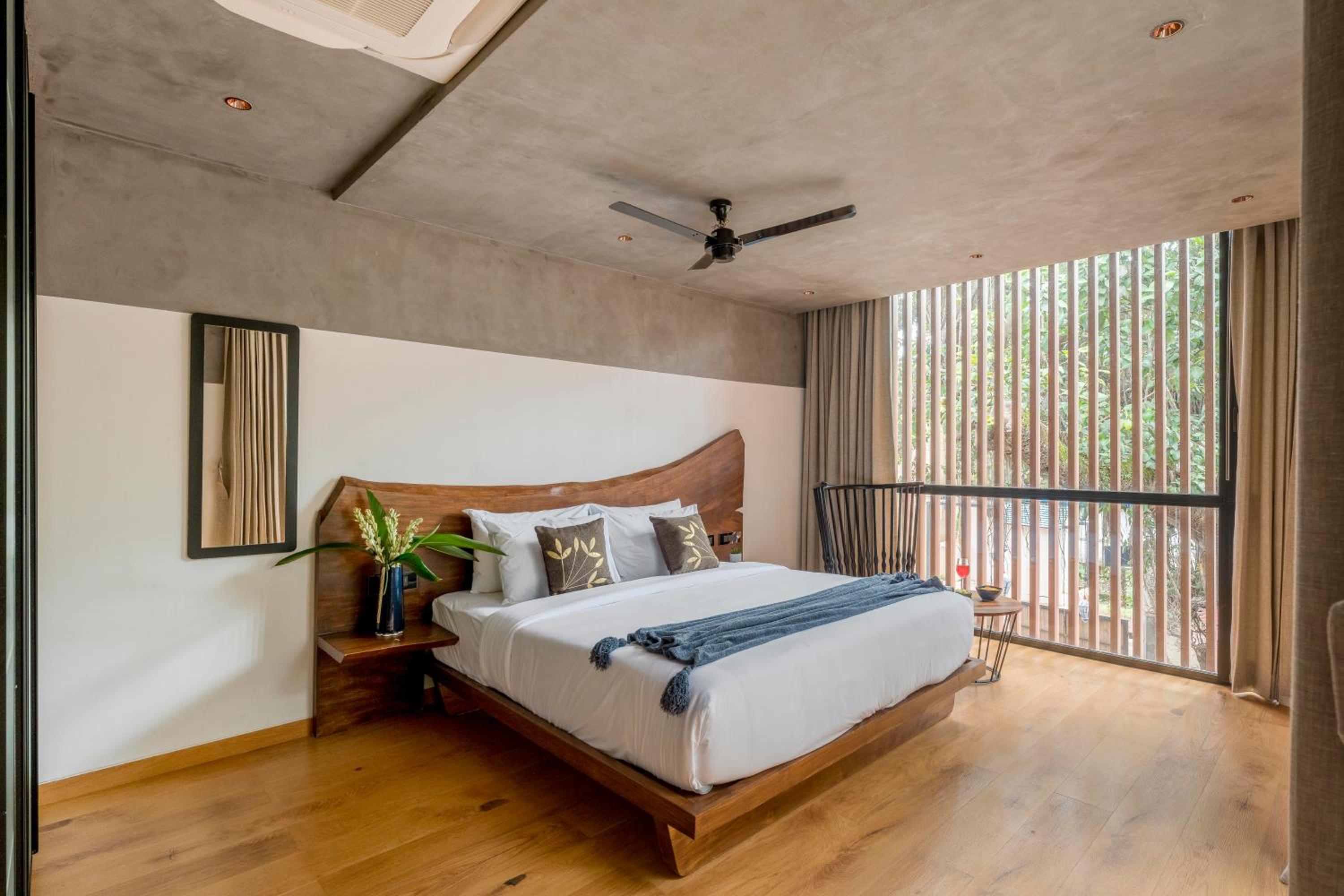 Lindsay Manor VaNa 4BHK Private Pool 1KM Beach view 3
