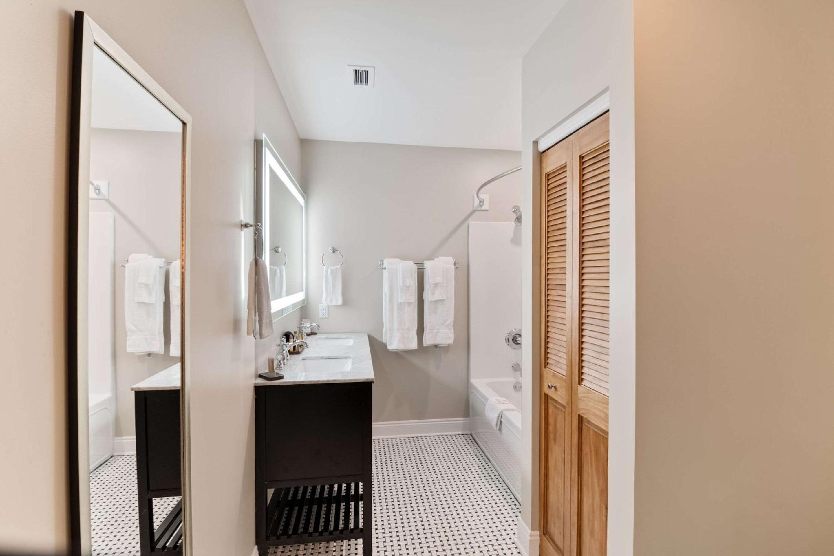 The Port Inn - Port St Joe, an Ascend Collection Hotel