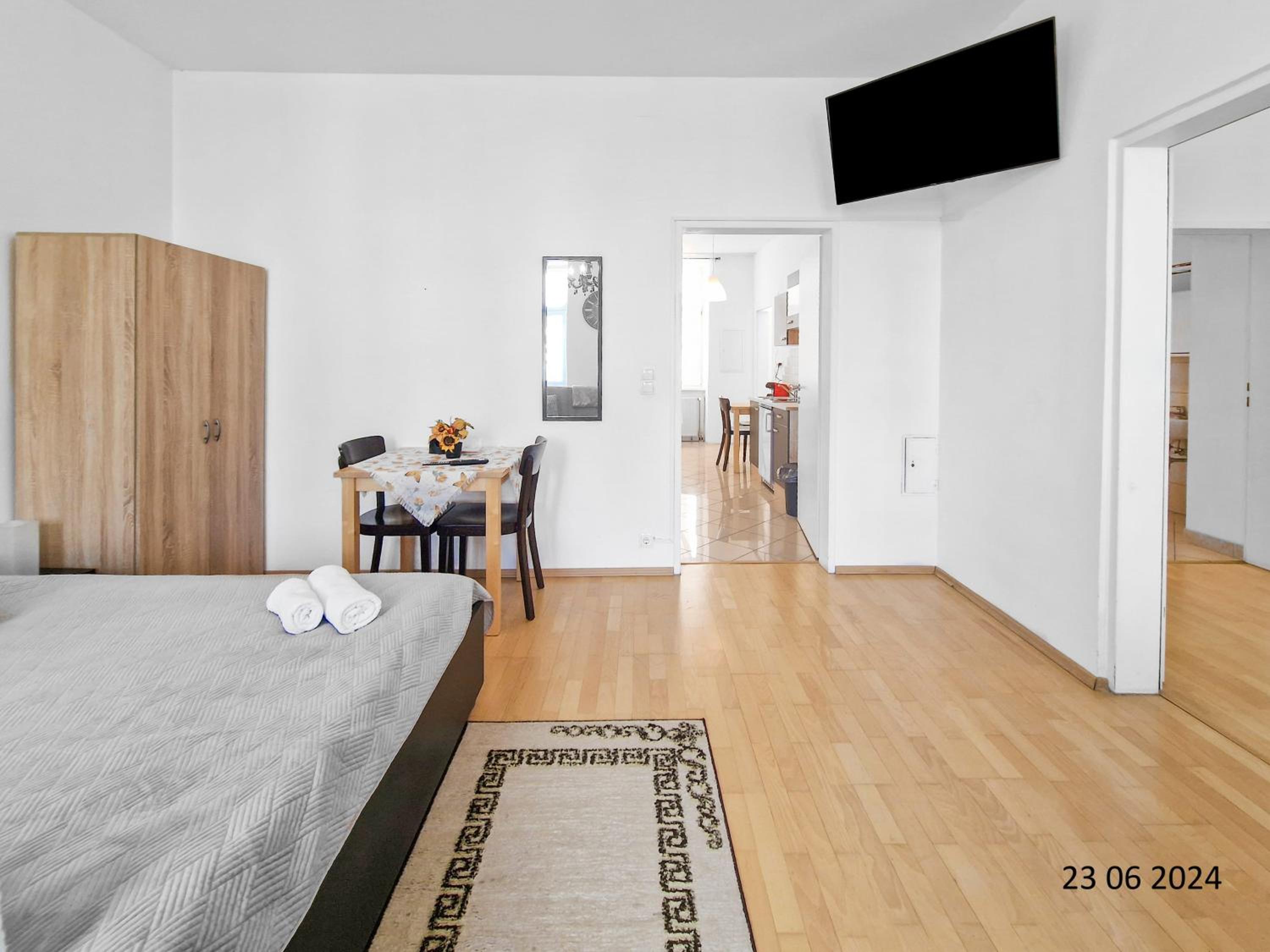 Three King-Size Beds, Three Bedrooms