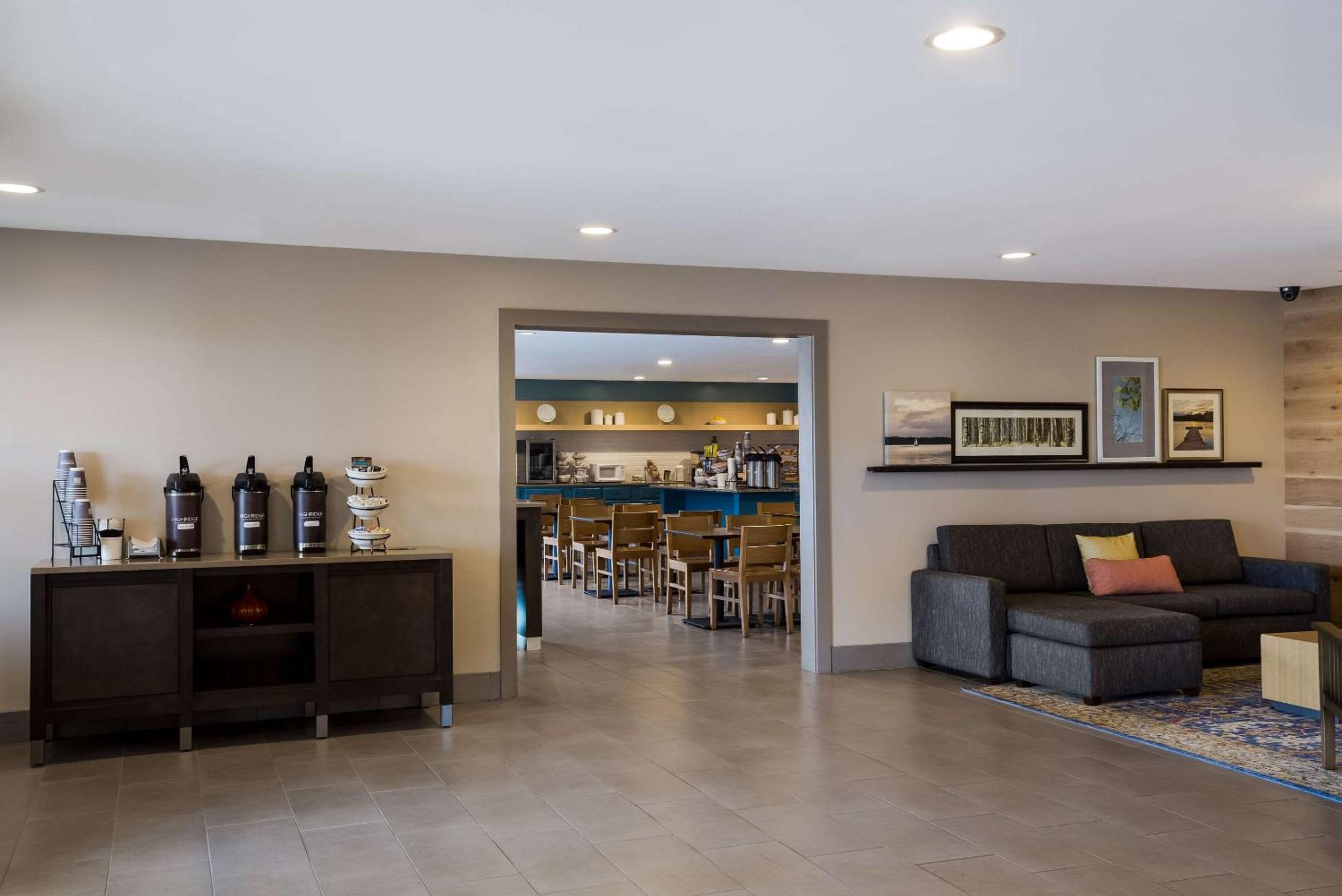 Marion Vacations - Country Inn  Suites by Radisson, Marion, IL - Property Image 4