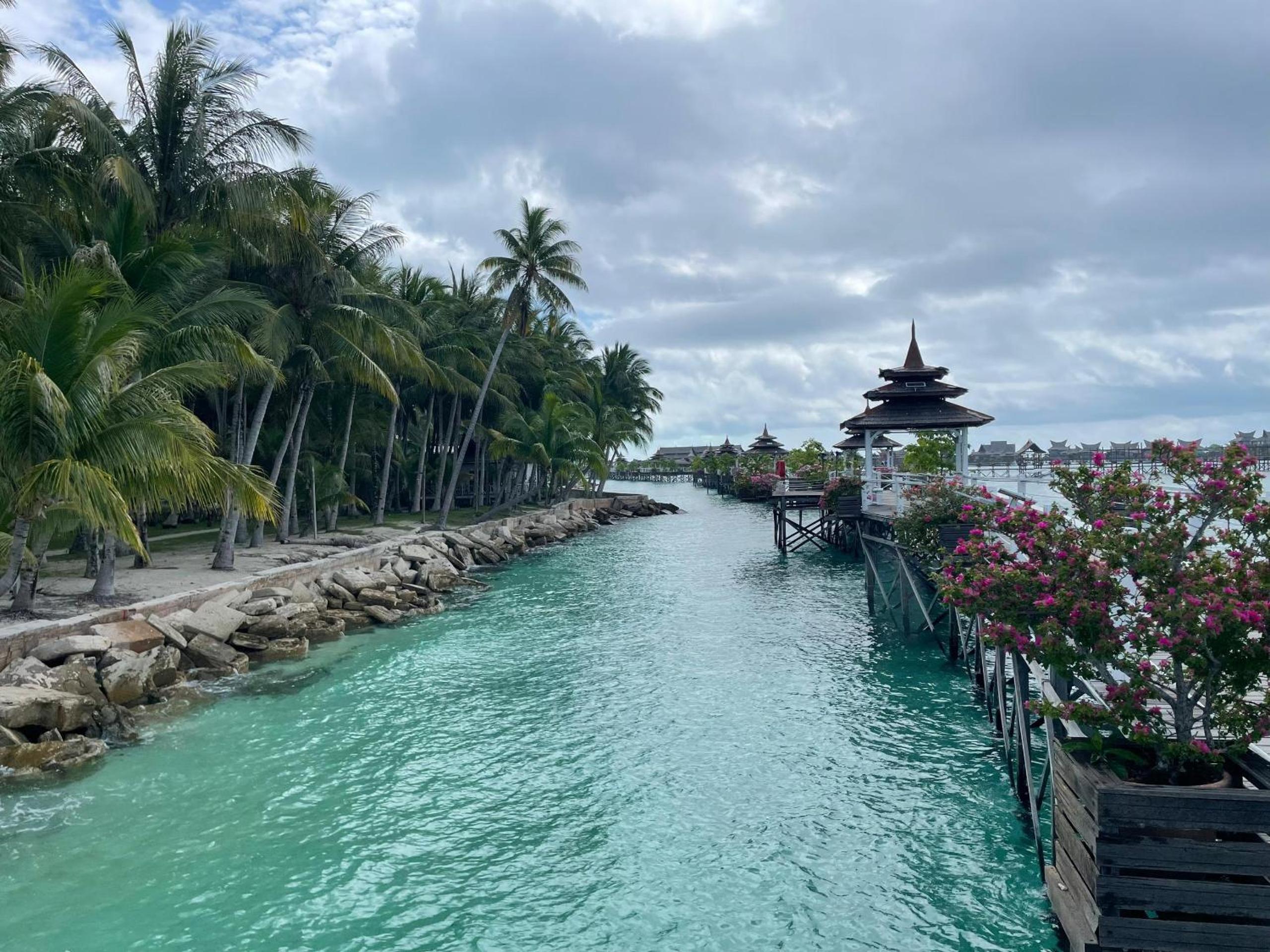FLOATING DIVE RESORT photo 2