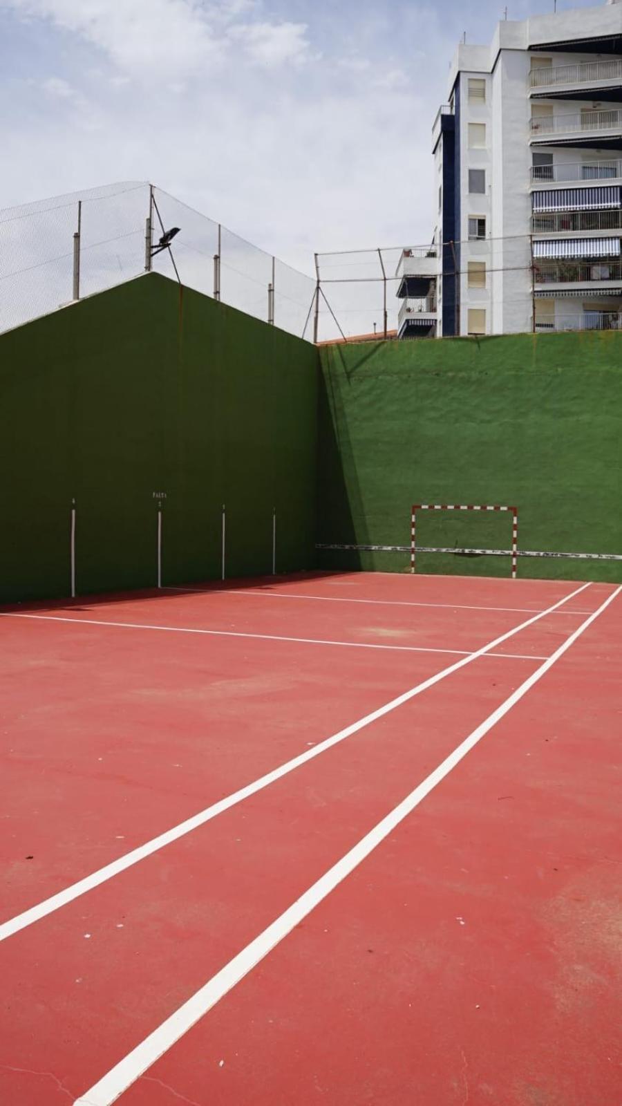 Apartamento en complejo residencial con piscina