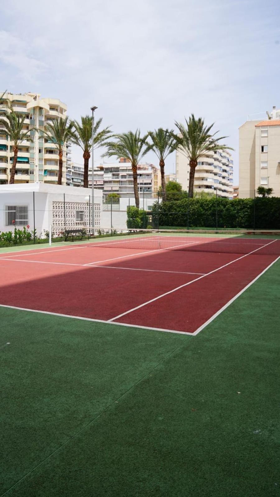 Apartamento en complejo residencial con piscina
