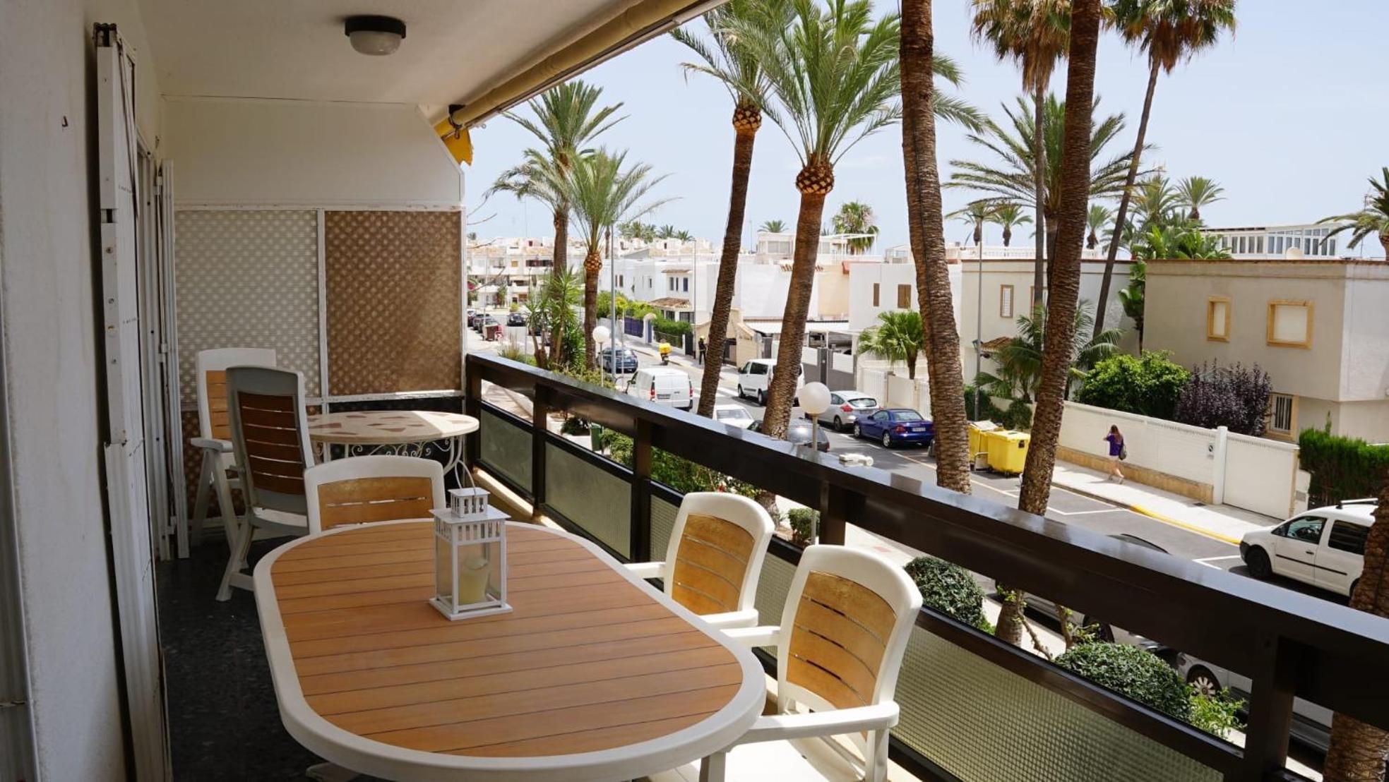 Apartamento en complejo residencial con piscina